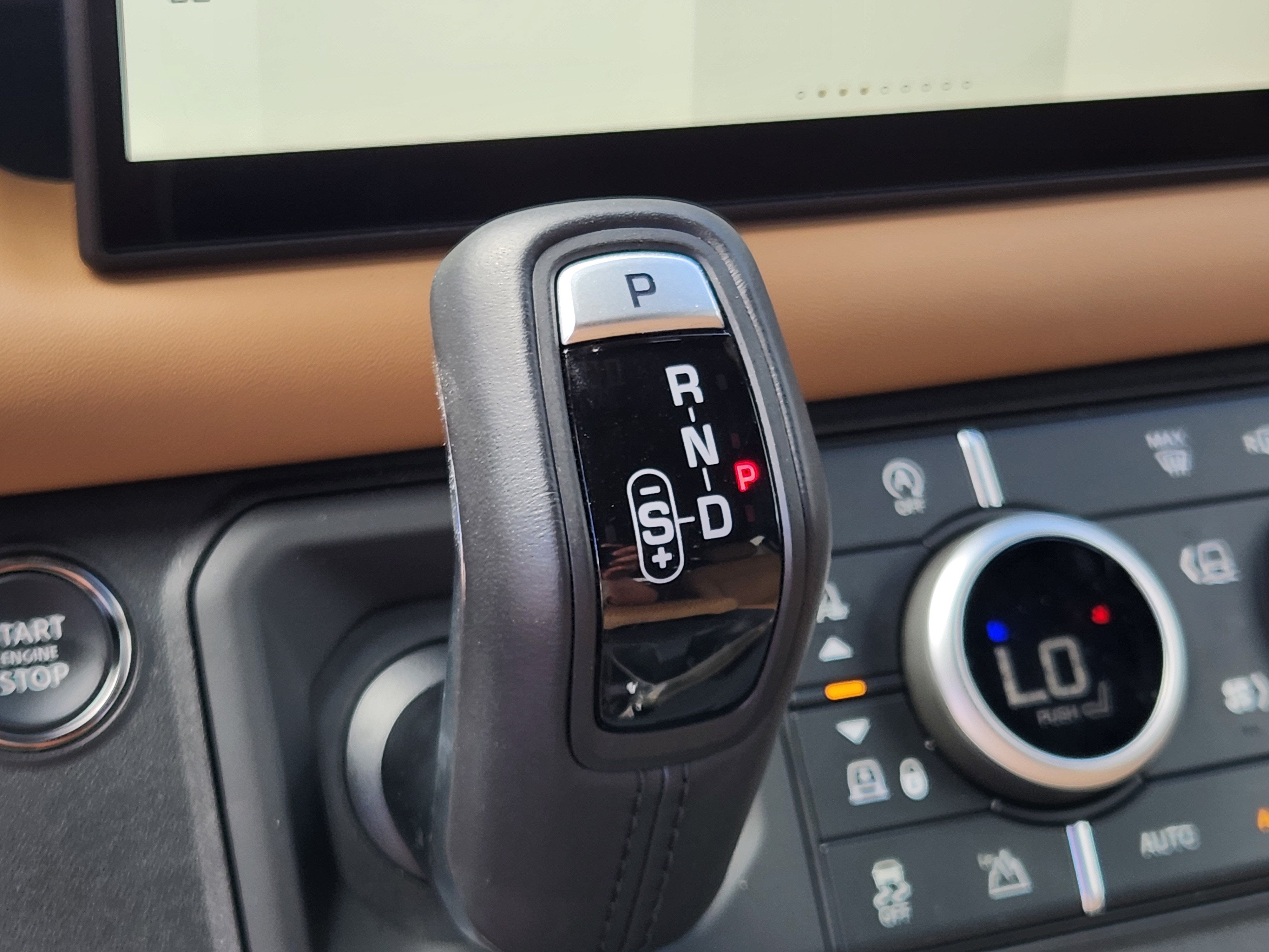 2025 Land Rover Defender 110 X-Dynamic SE