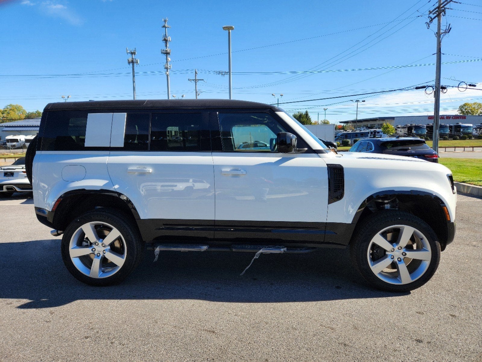 2025 Land Rover Defender 110 X-Dynamic SE