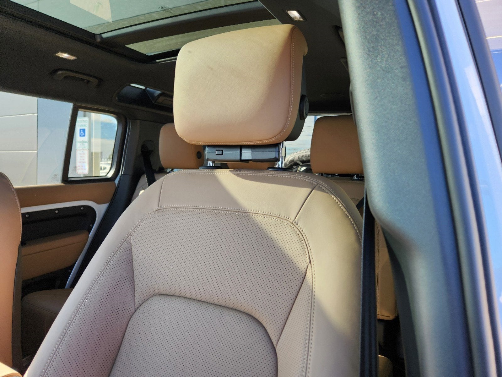 2025 Land Rover Defender 110 X-Dynamic SE