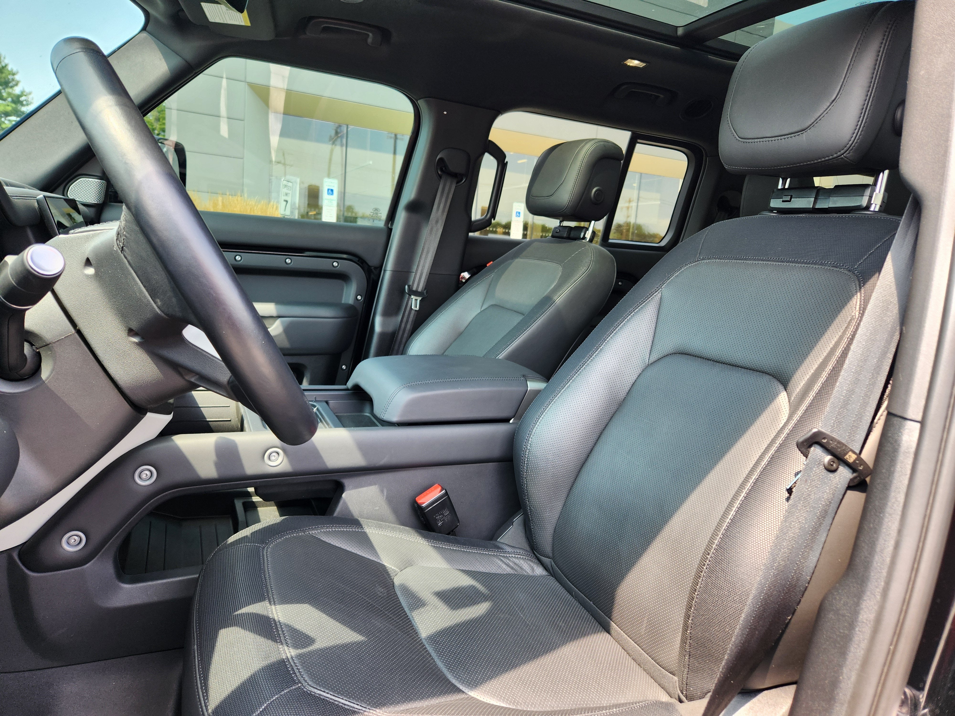 2023 Land Rover Defender 130 X-Dynamic SE