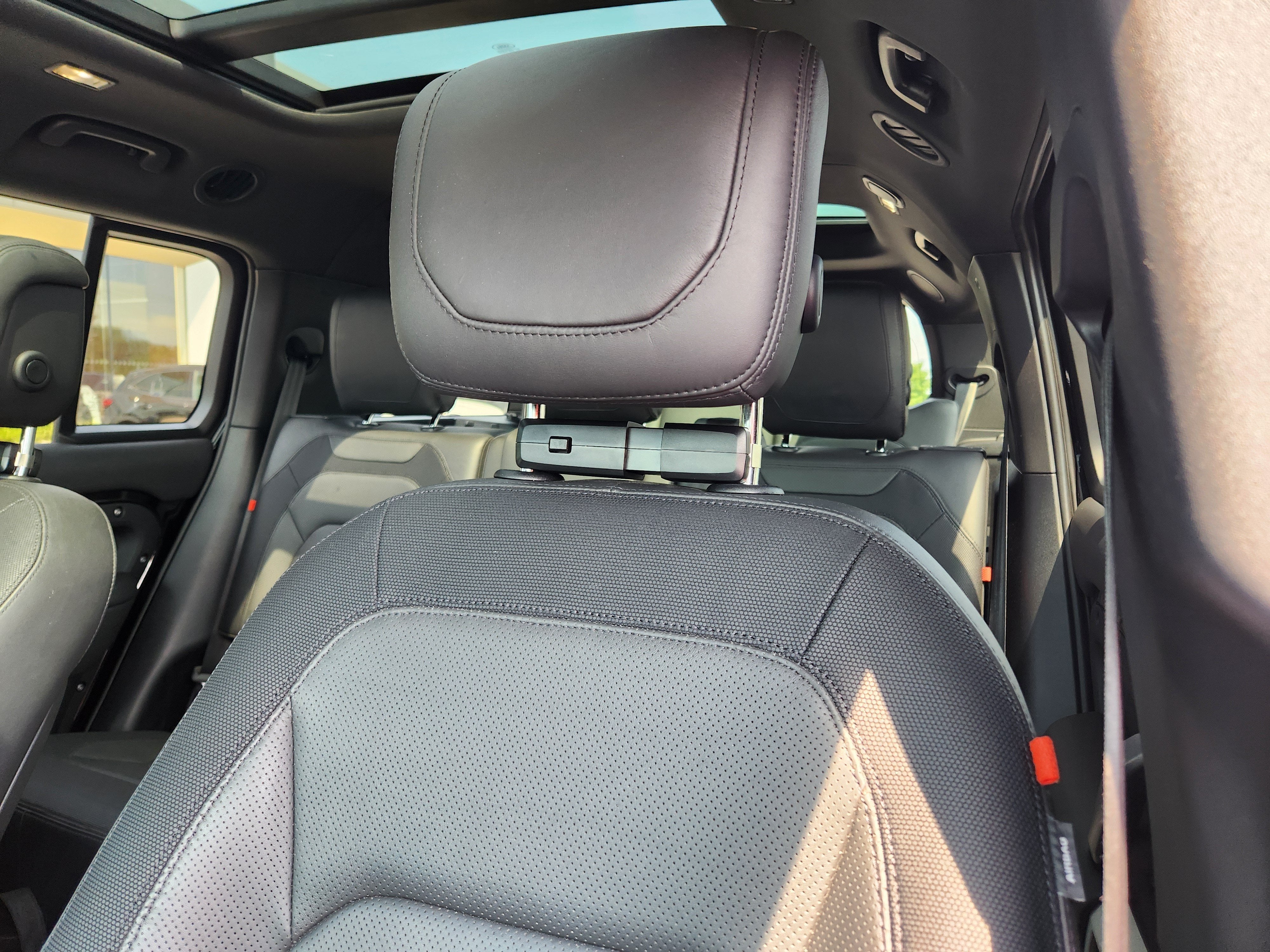 2023 Land Rover Defender 130 X-Dynamic SE