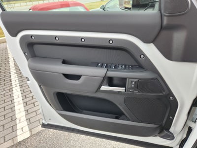 2025 Land Rover Defender S