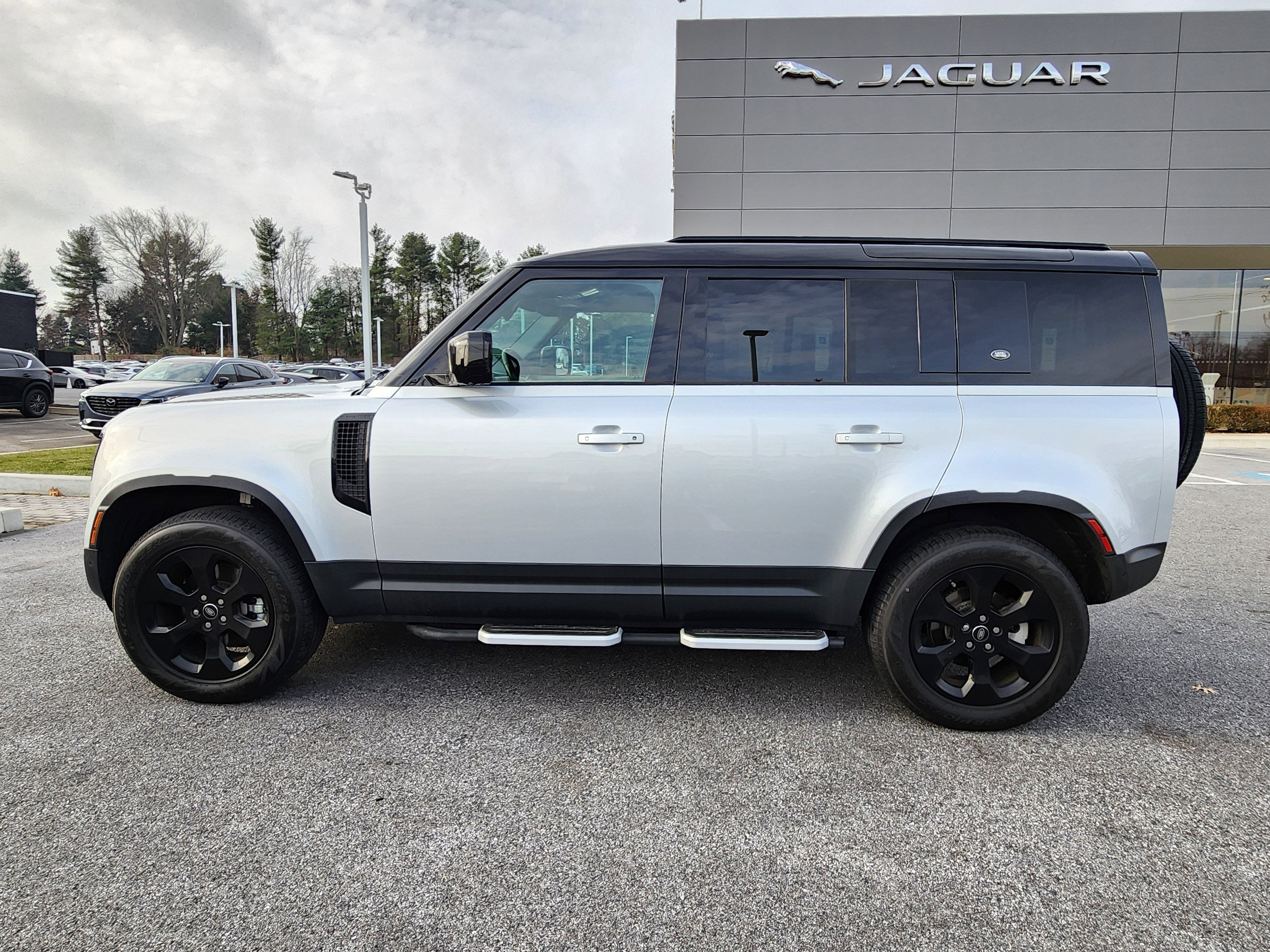 2023 Land Rover Defender 110 S