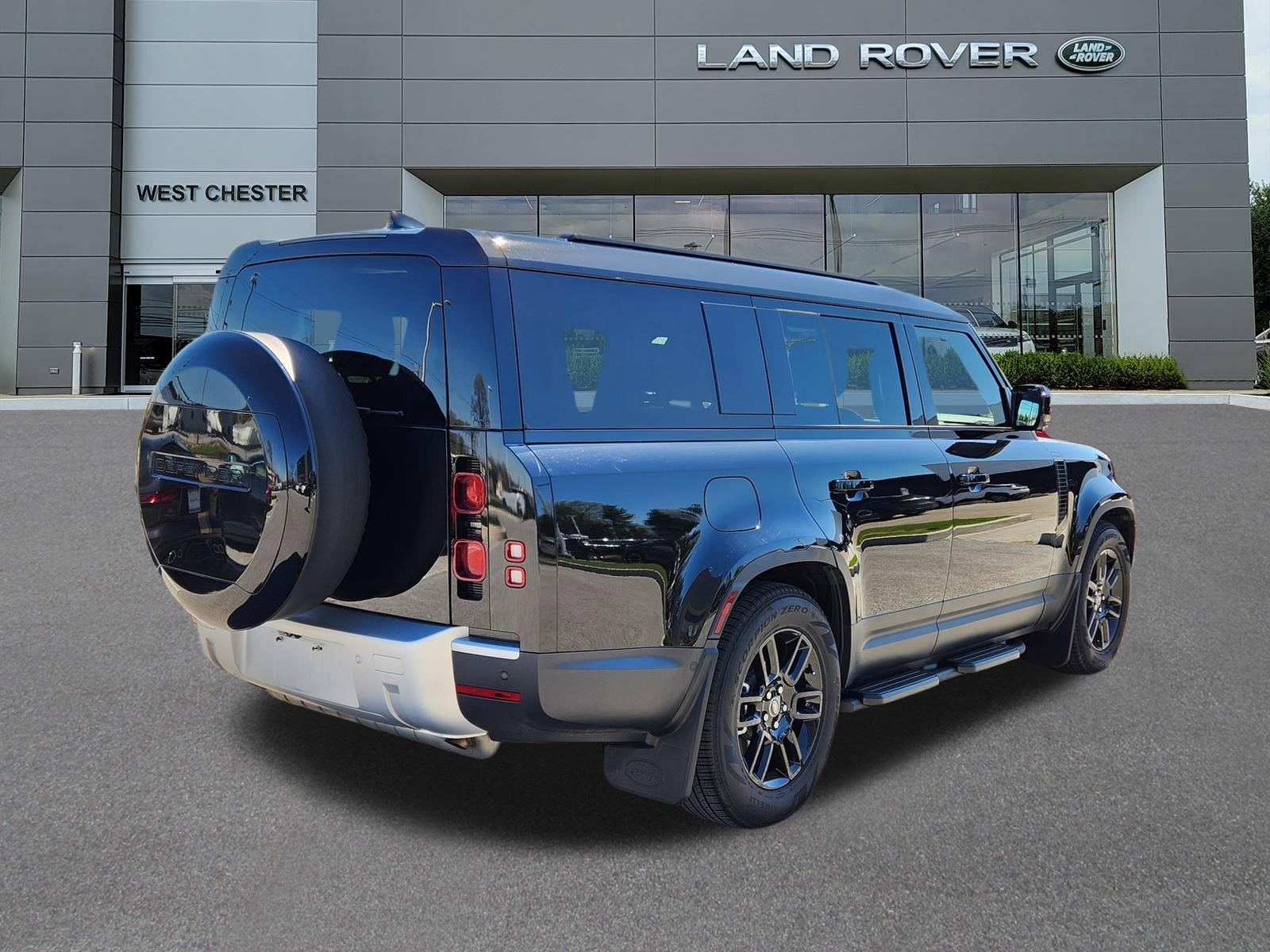 2025 Land Rover Defender S