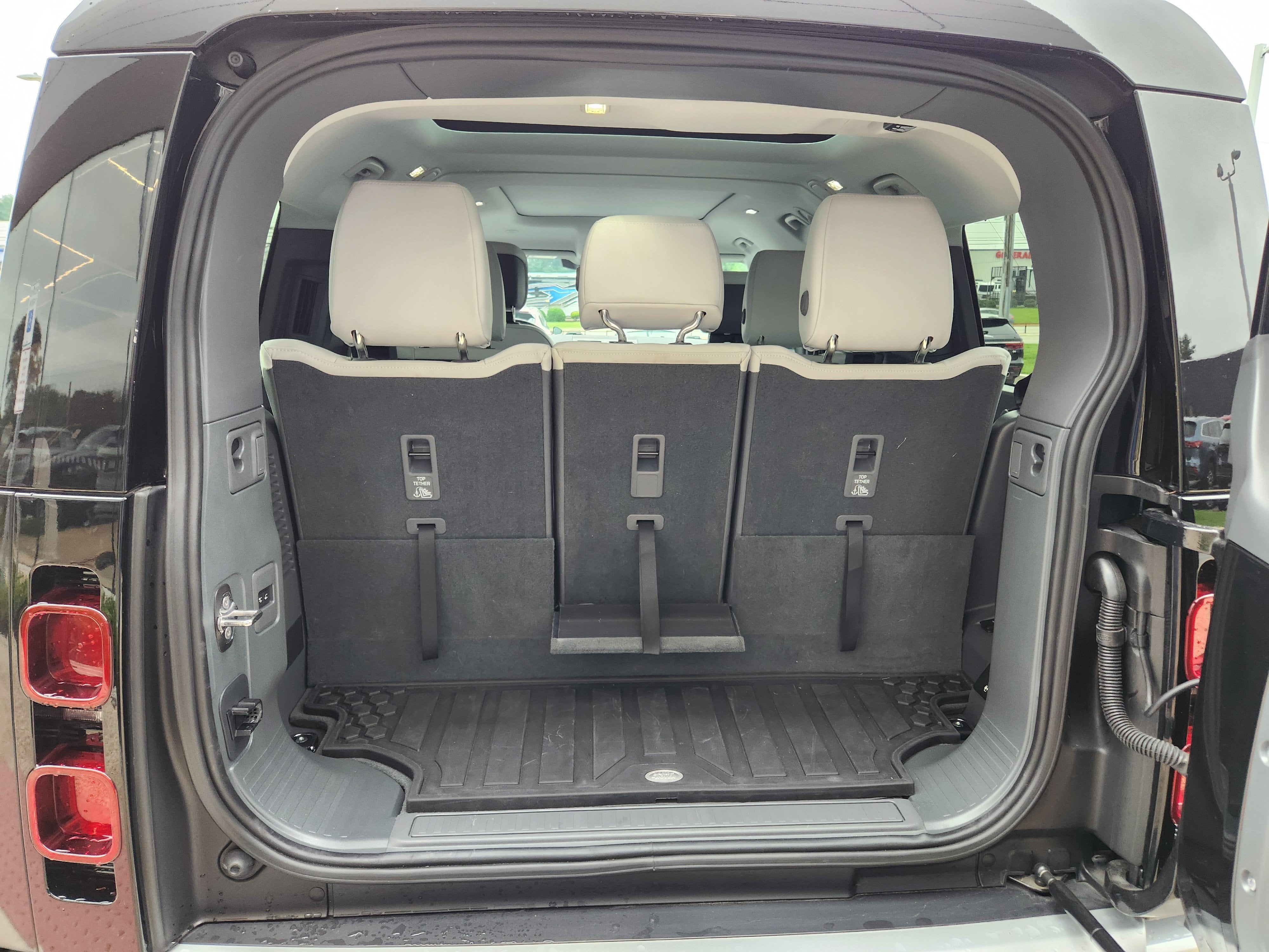 2025 Land Rover Defender 130 S