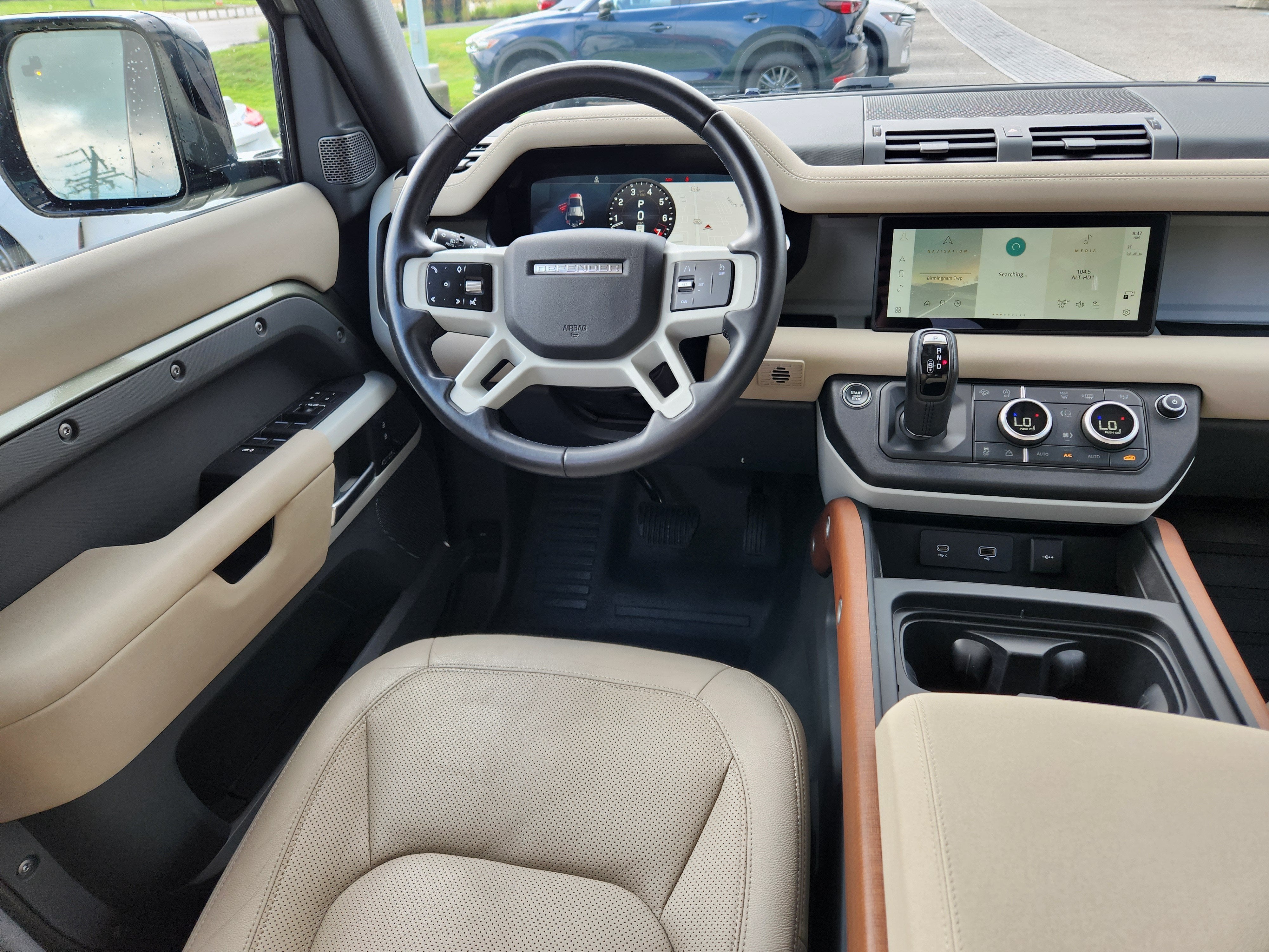 2023 Land Rover Defender SE