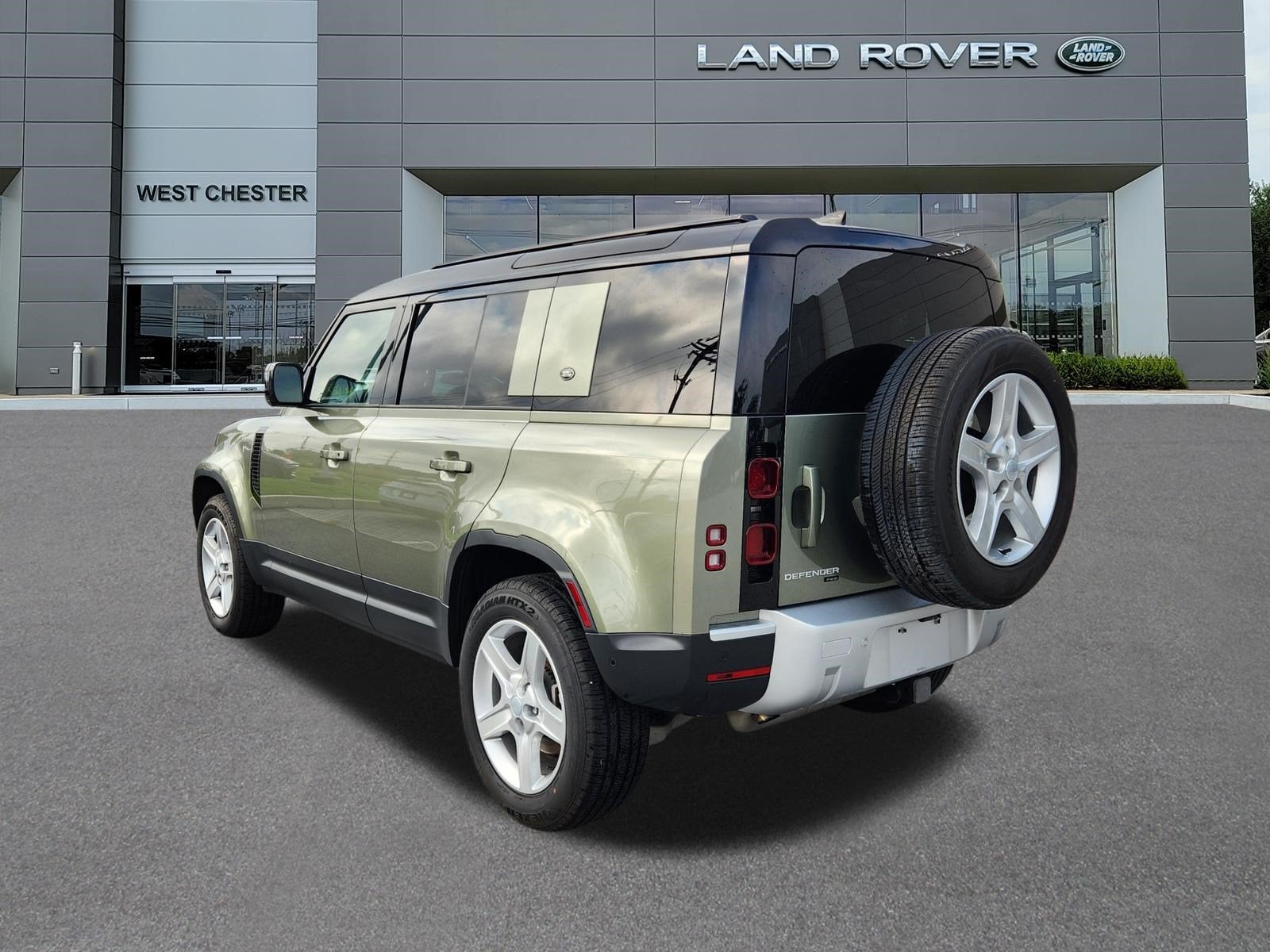 2023 Land Rover Defender SE