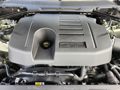 2023 Land Rover Defender SE