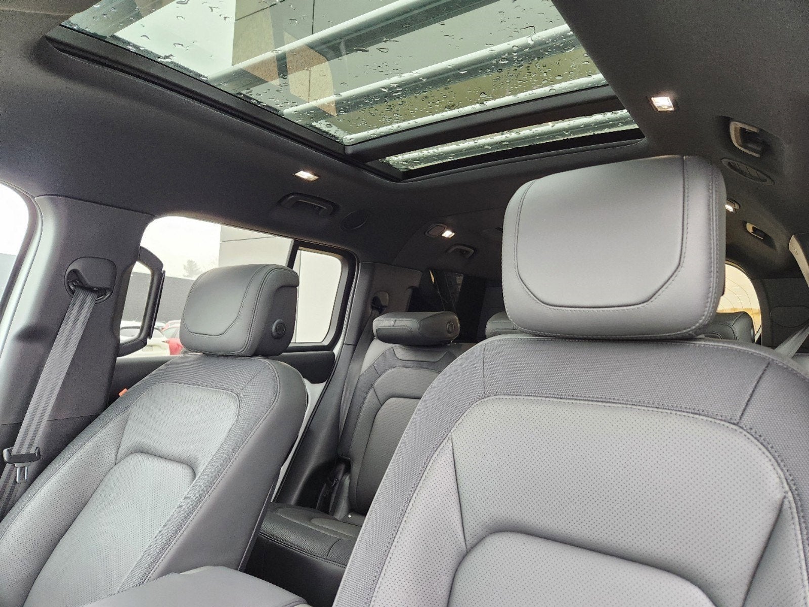 2024 Land Rover Defender 130 Outbound