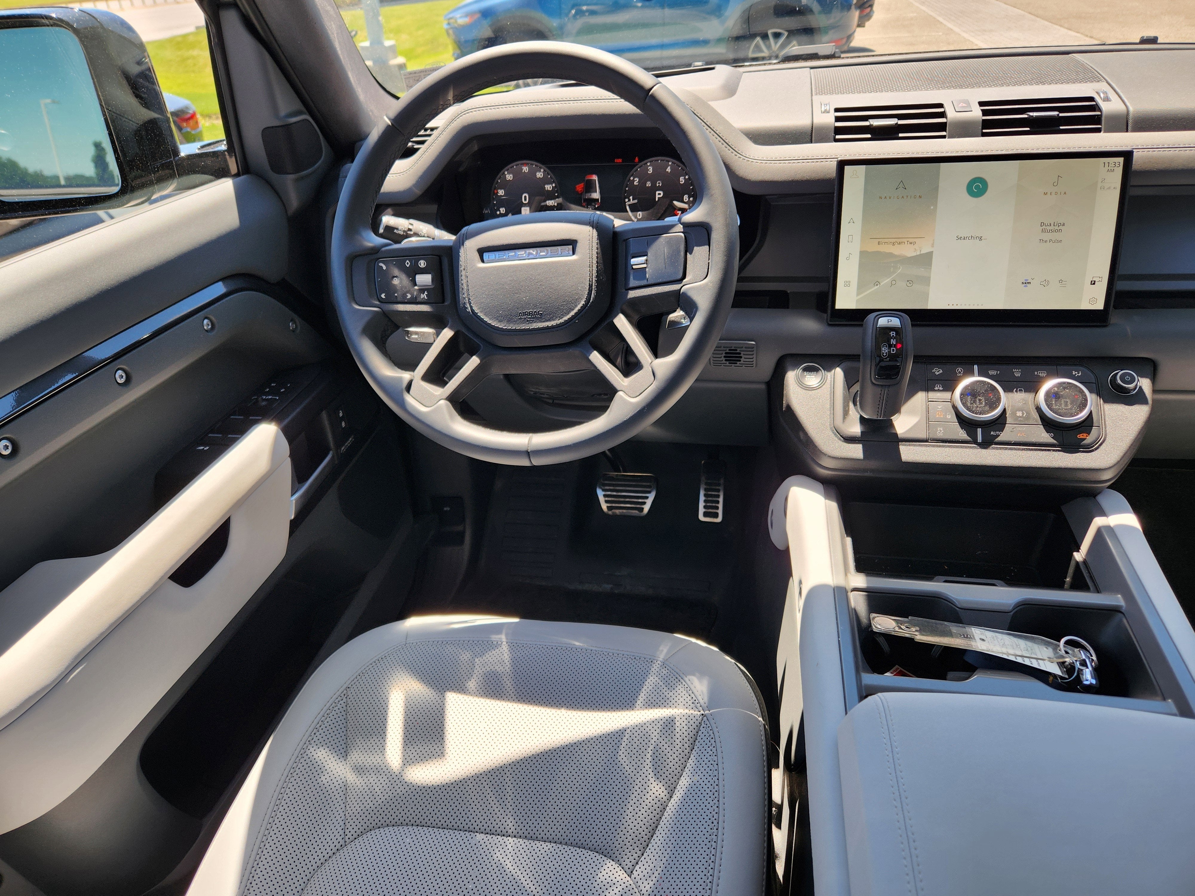 2025 Land Rover Defender 130 V8