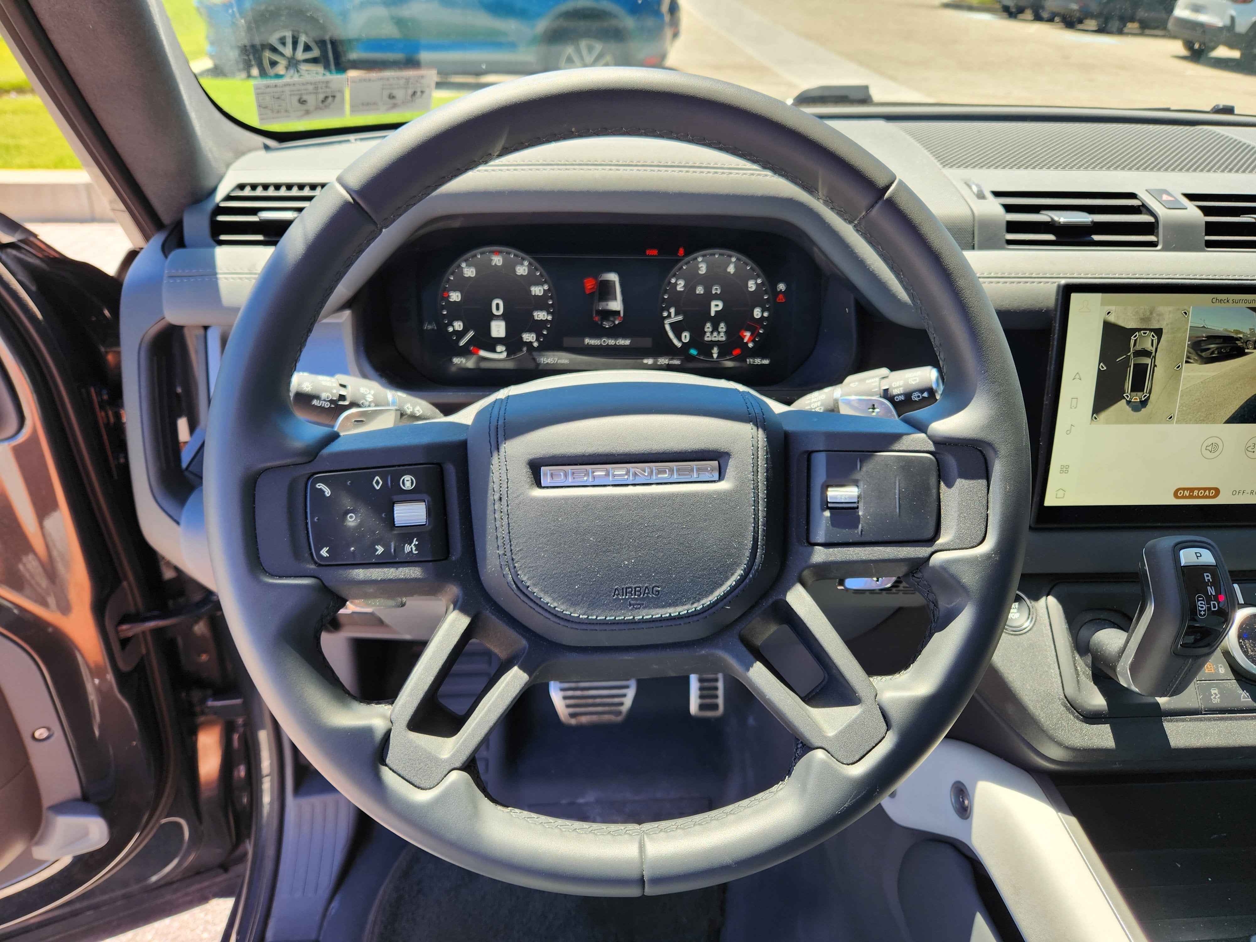 2025 Land Rover Defender 130 V8