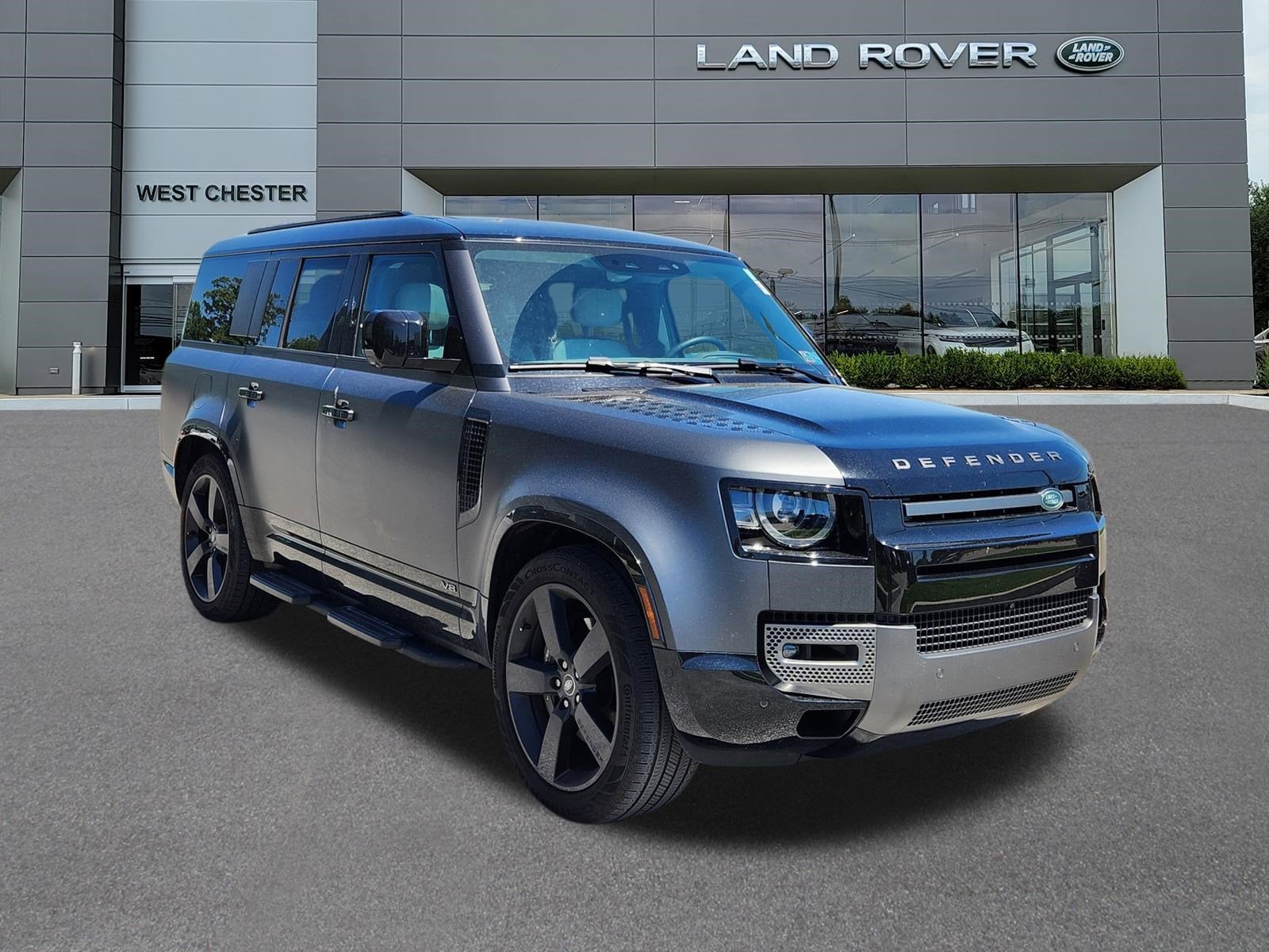 2025 Land Rover Defender 130 V8