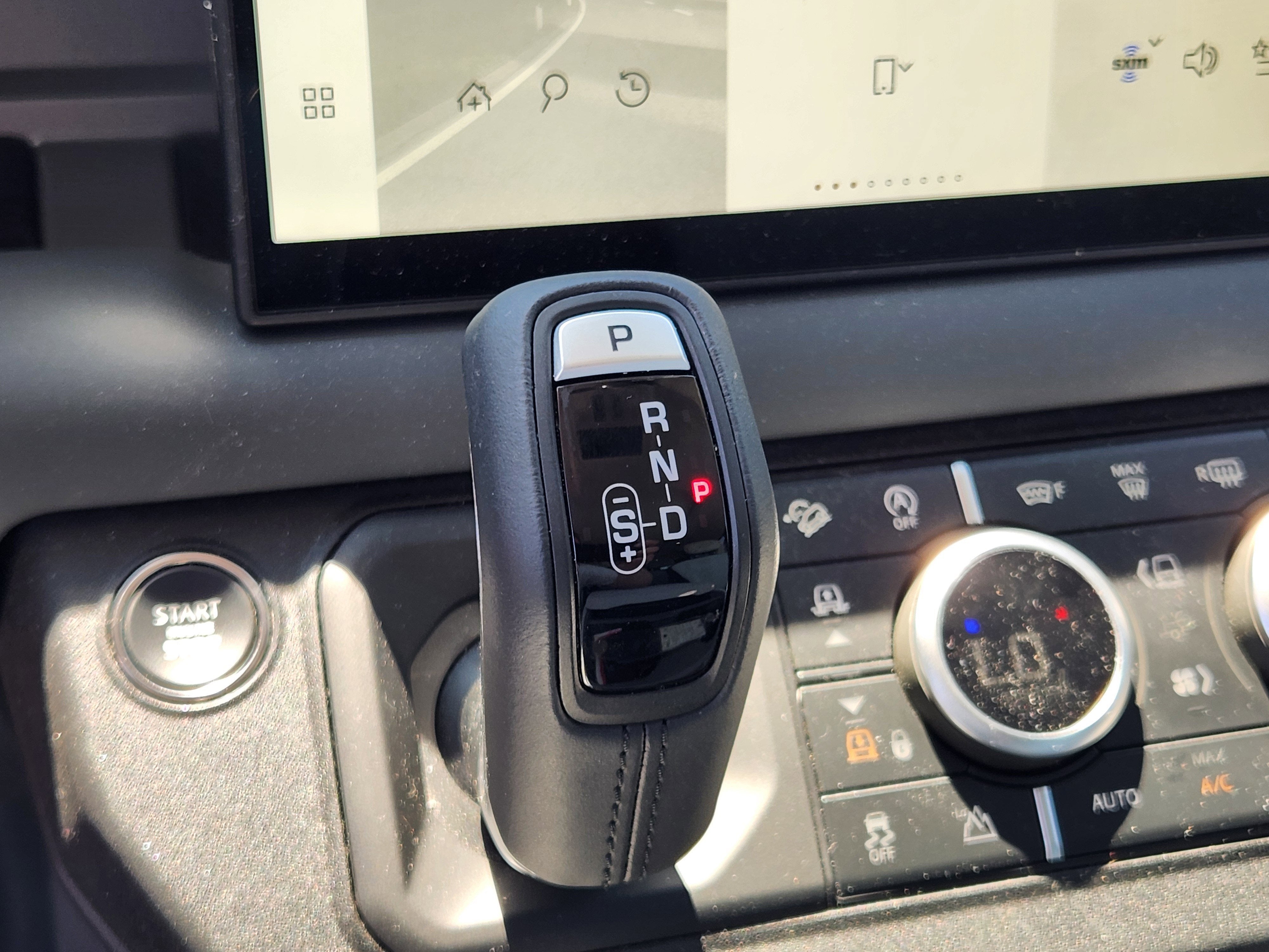 2025 Land Rover Defender 130 V8