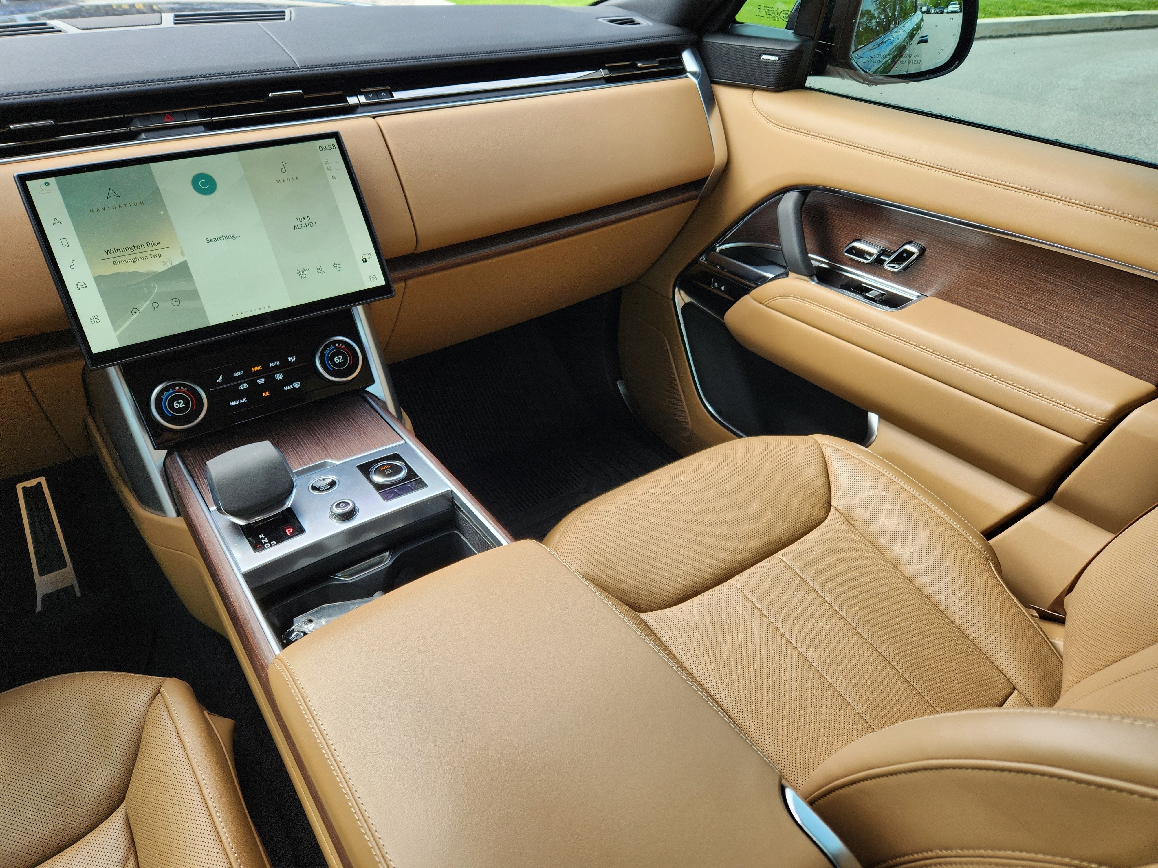 2023 Land Rover Range Rover SE