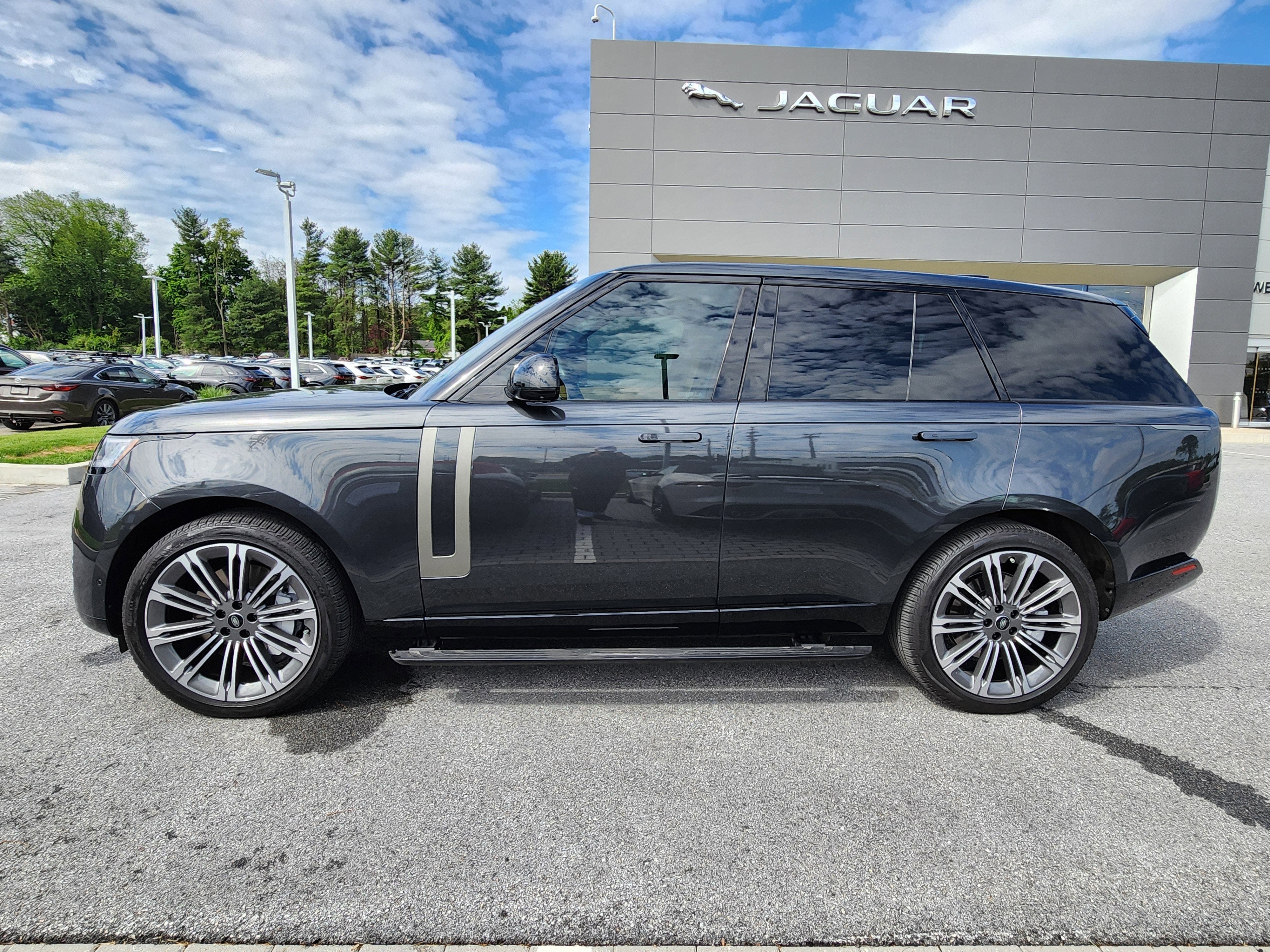2023 Land Rover Range Rover SE