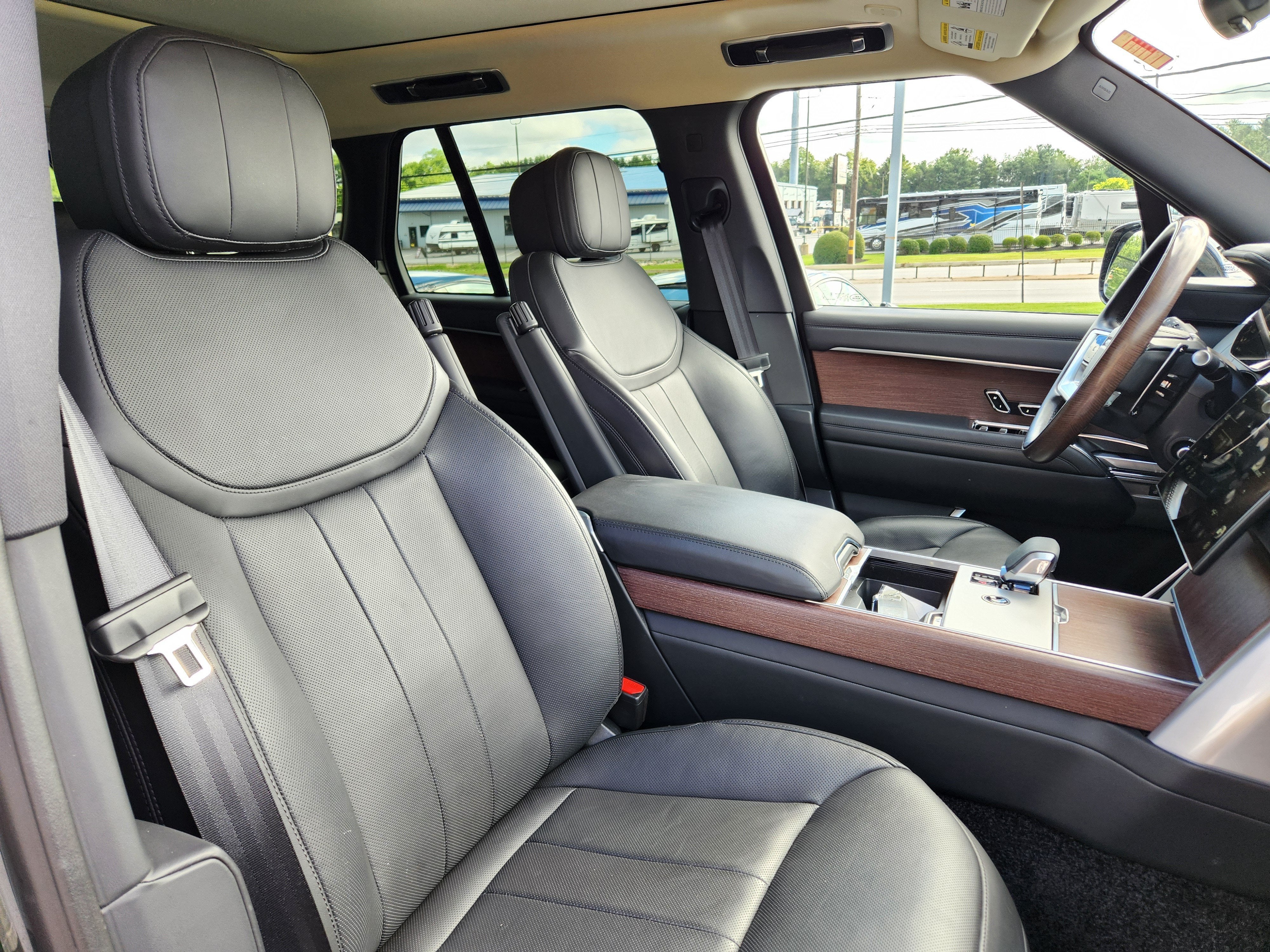 2024 Land Rover Range Rover SE