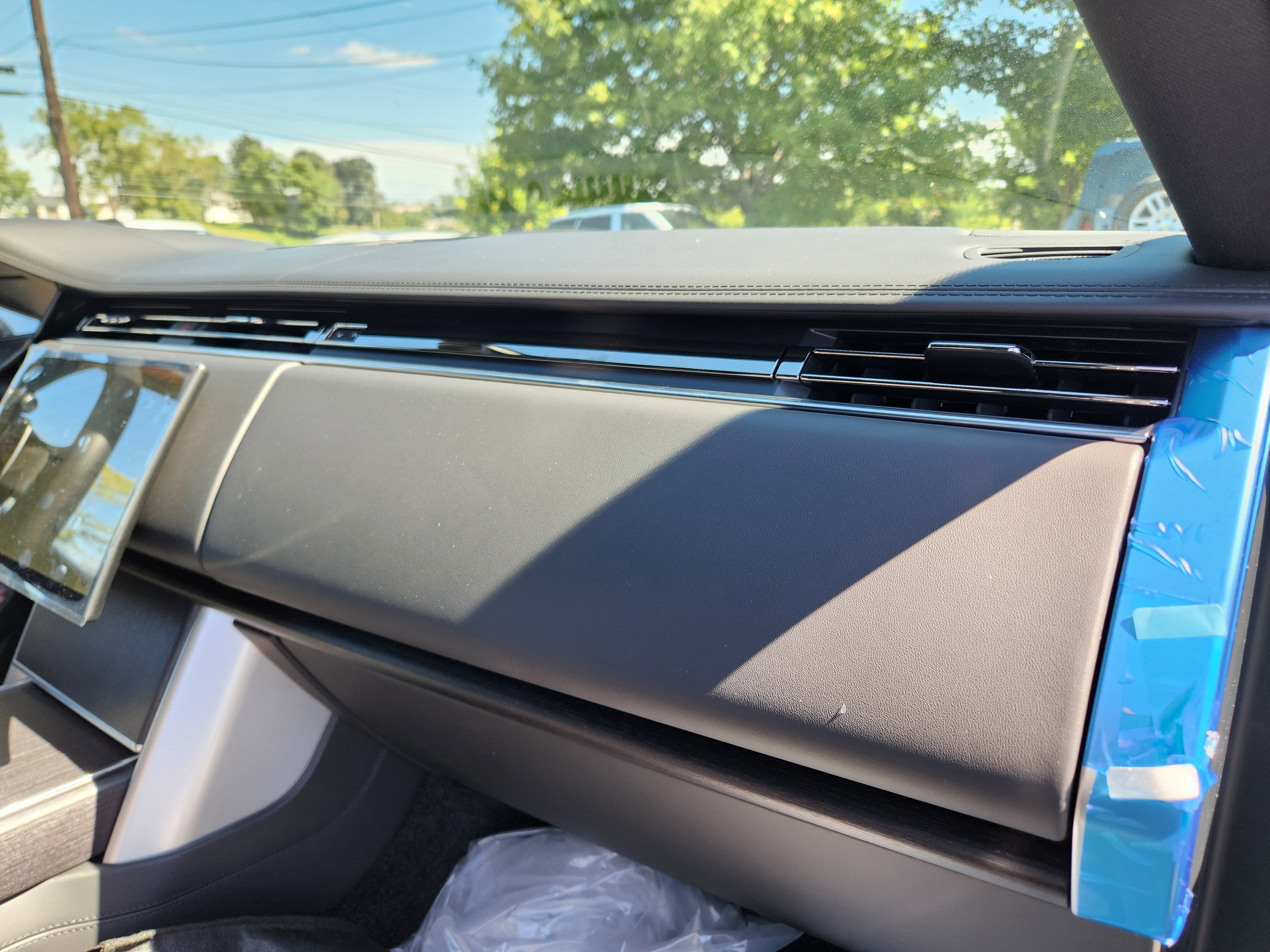 2025 Land Rover Range Rover Plug-In Hybrid SE