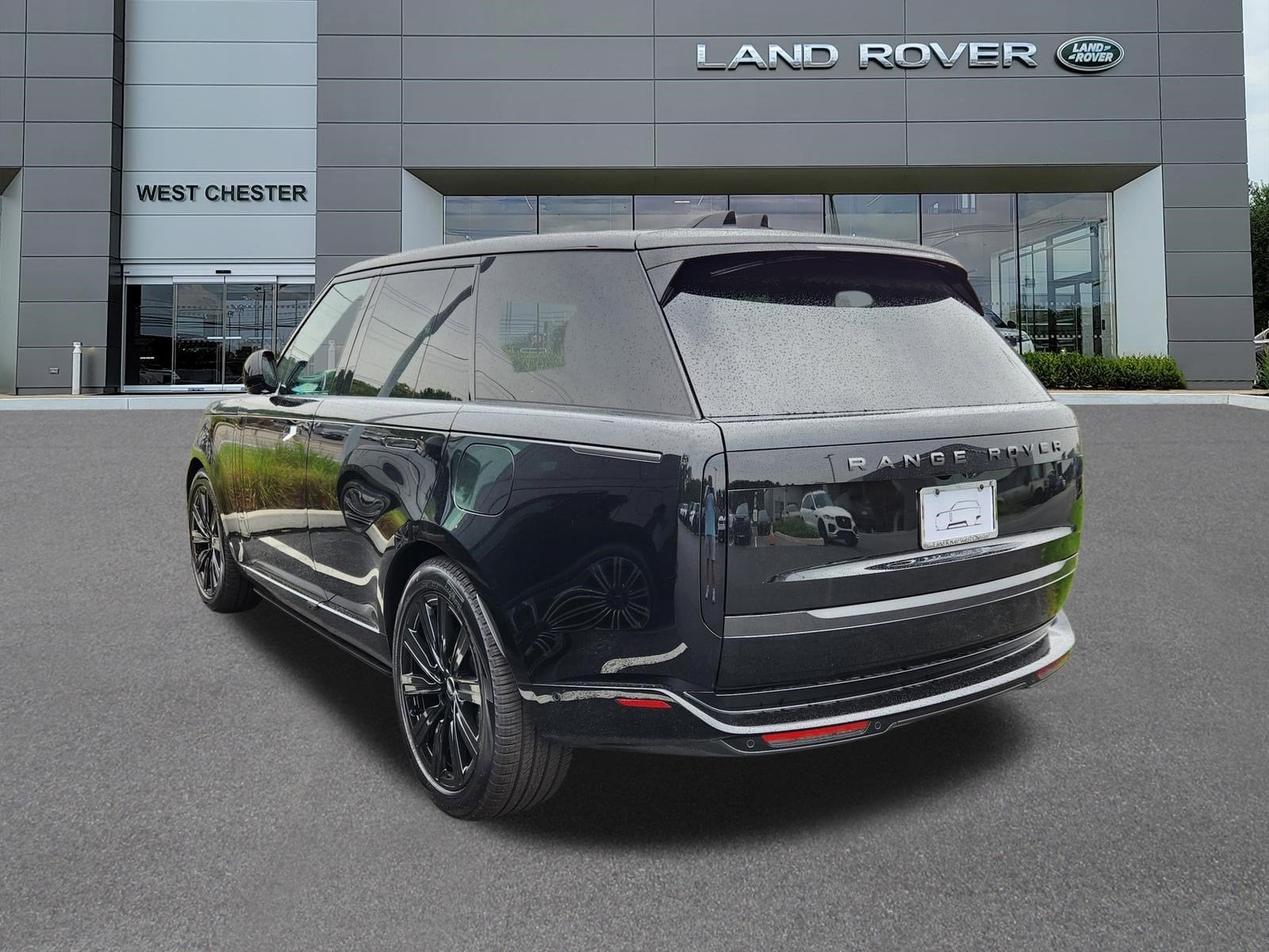 2025 Land Rover Range Rover Plug-In Hybrid SE