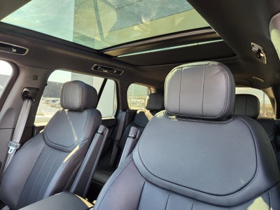 2025 Land Rover Range Rover SE