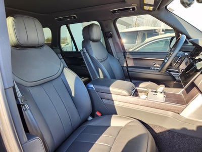 2025 Land Rover Range Rover SE