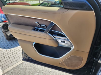2025 Land Rover Range Rover SE