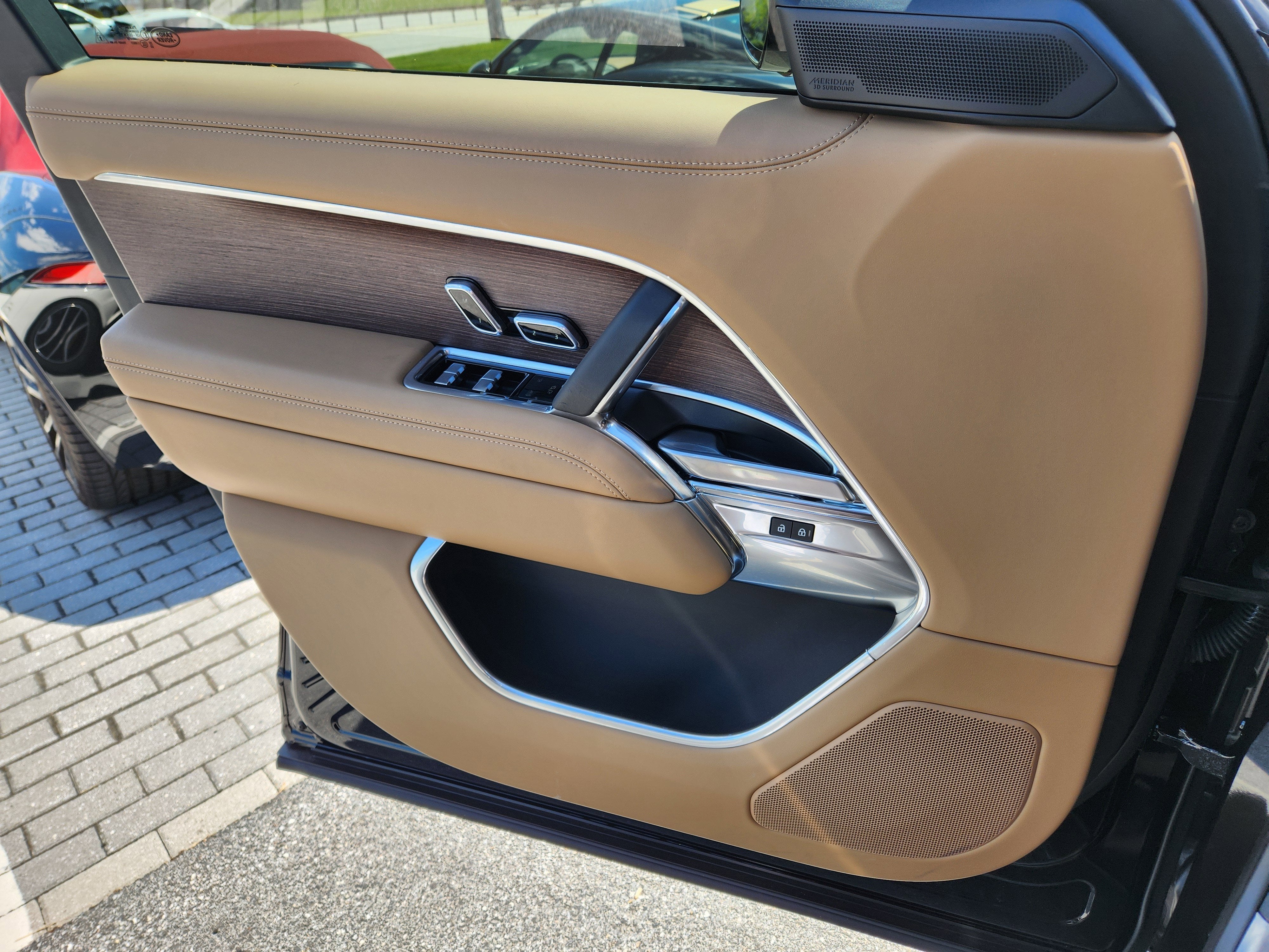 2025 Land Rover Range Rover SE