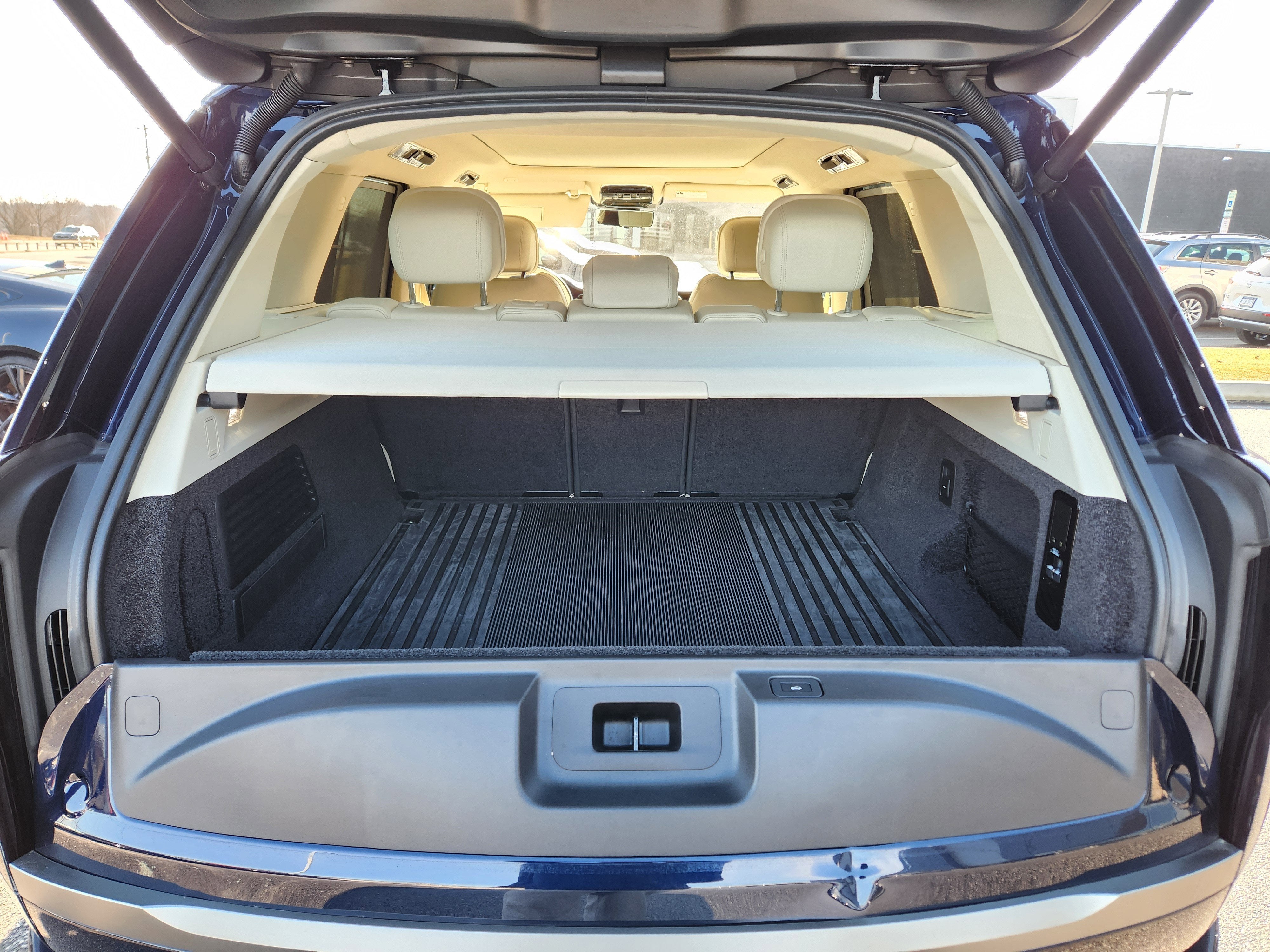 2023 Land Rover Range Rover SE