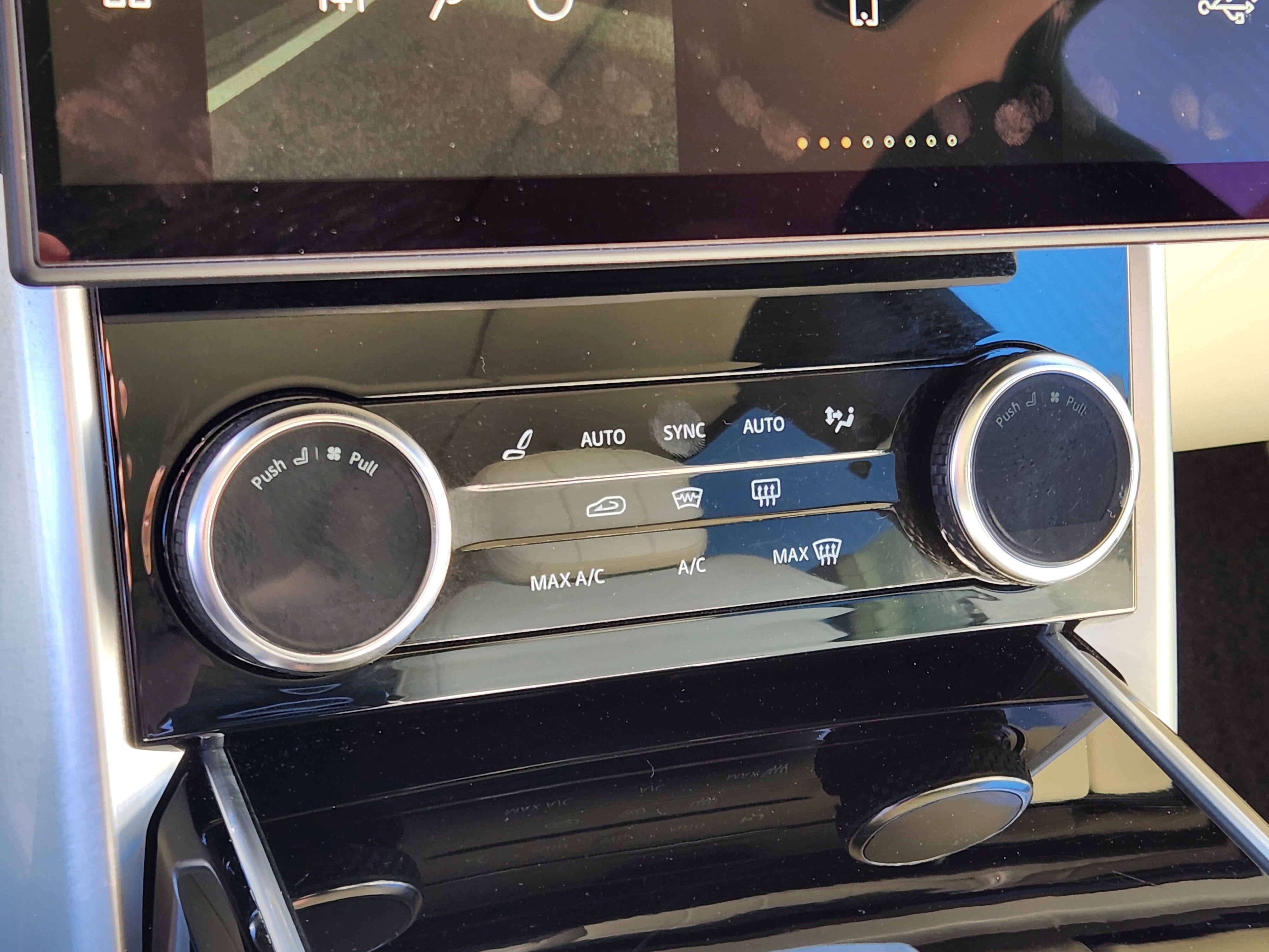 2023 Land Rover Range Rover SE