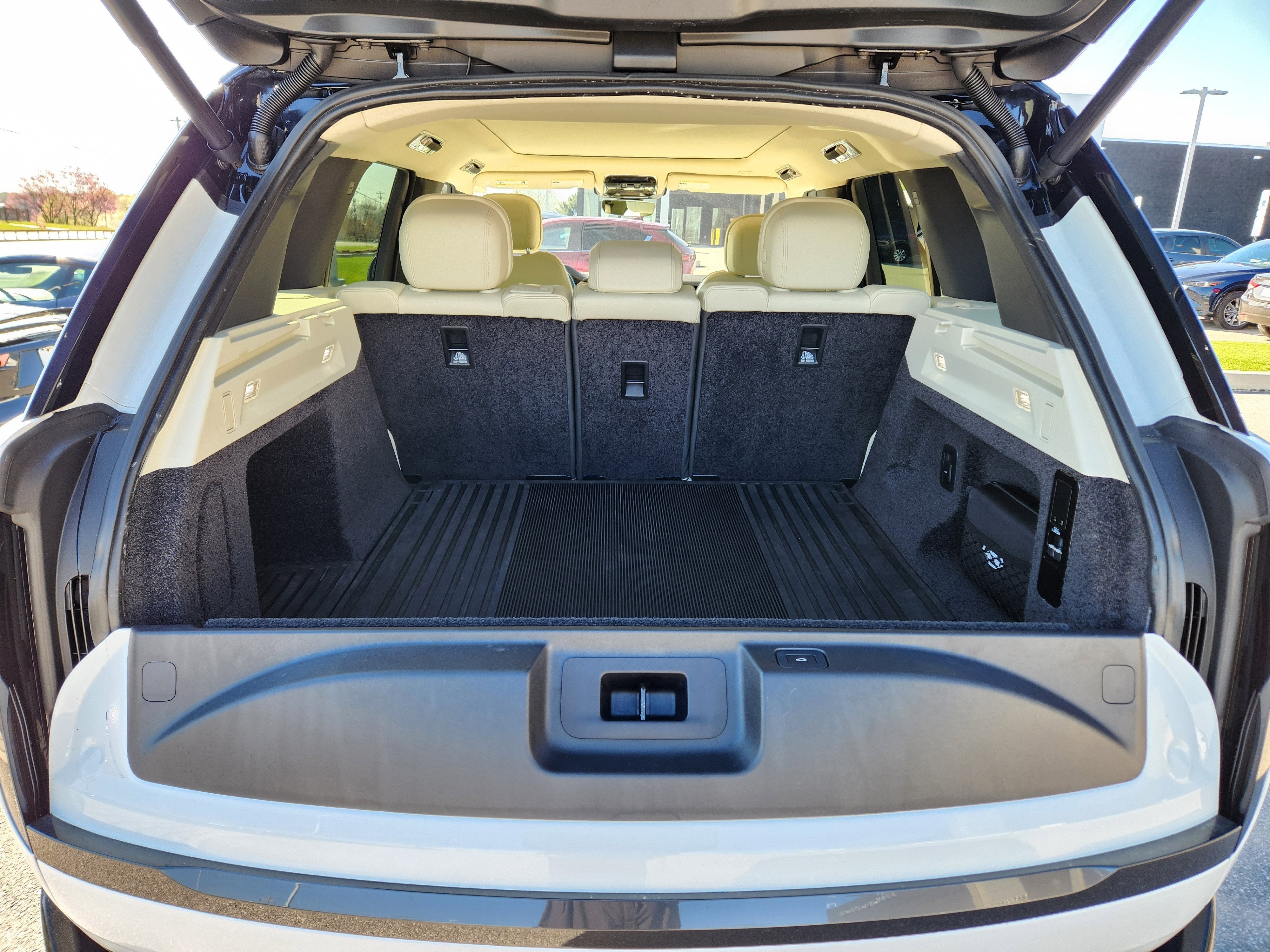 2023 Land Rover Range Rover SE