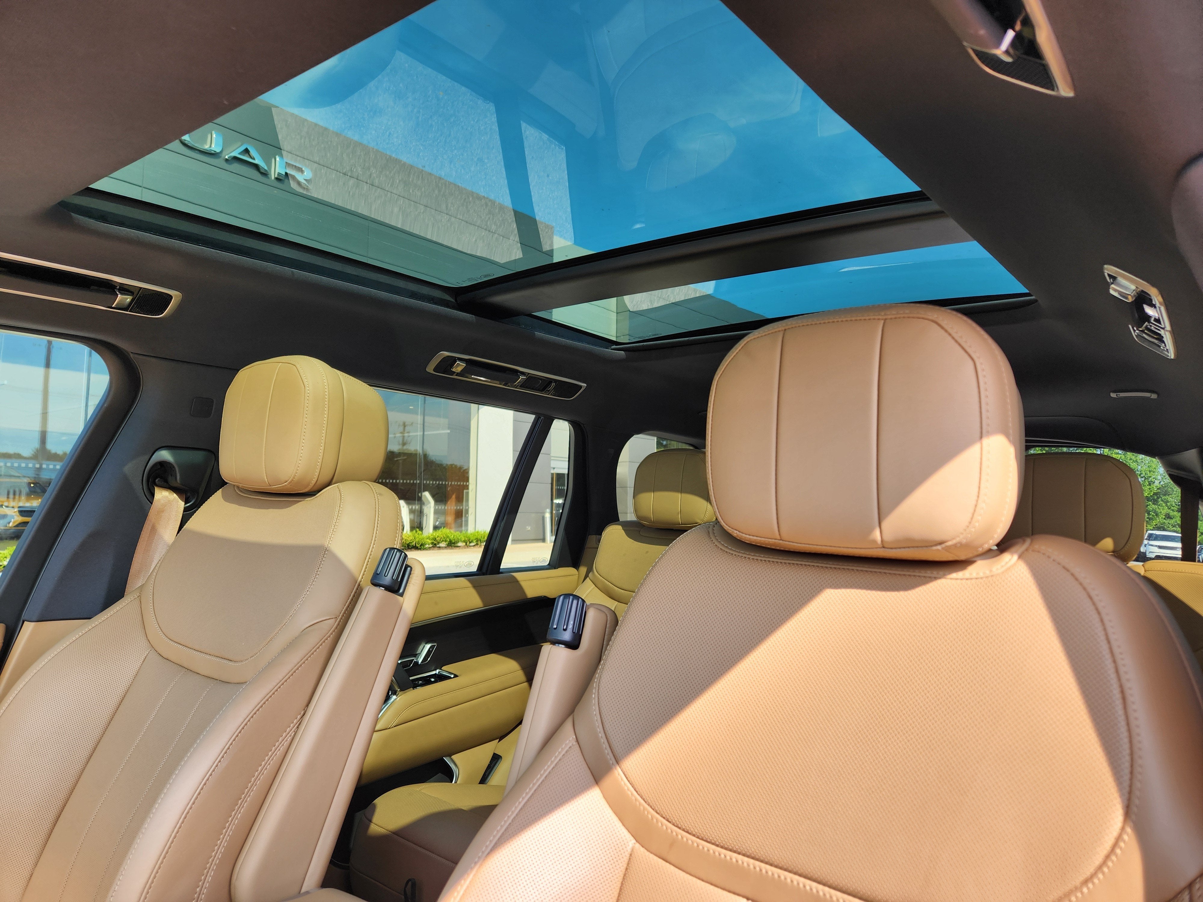 2025 Land Rover Range Rover SE
