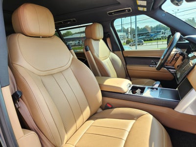 2025 Land Rover Range Rover SE