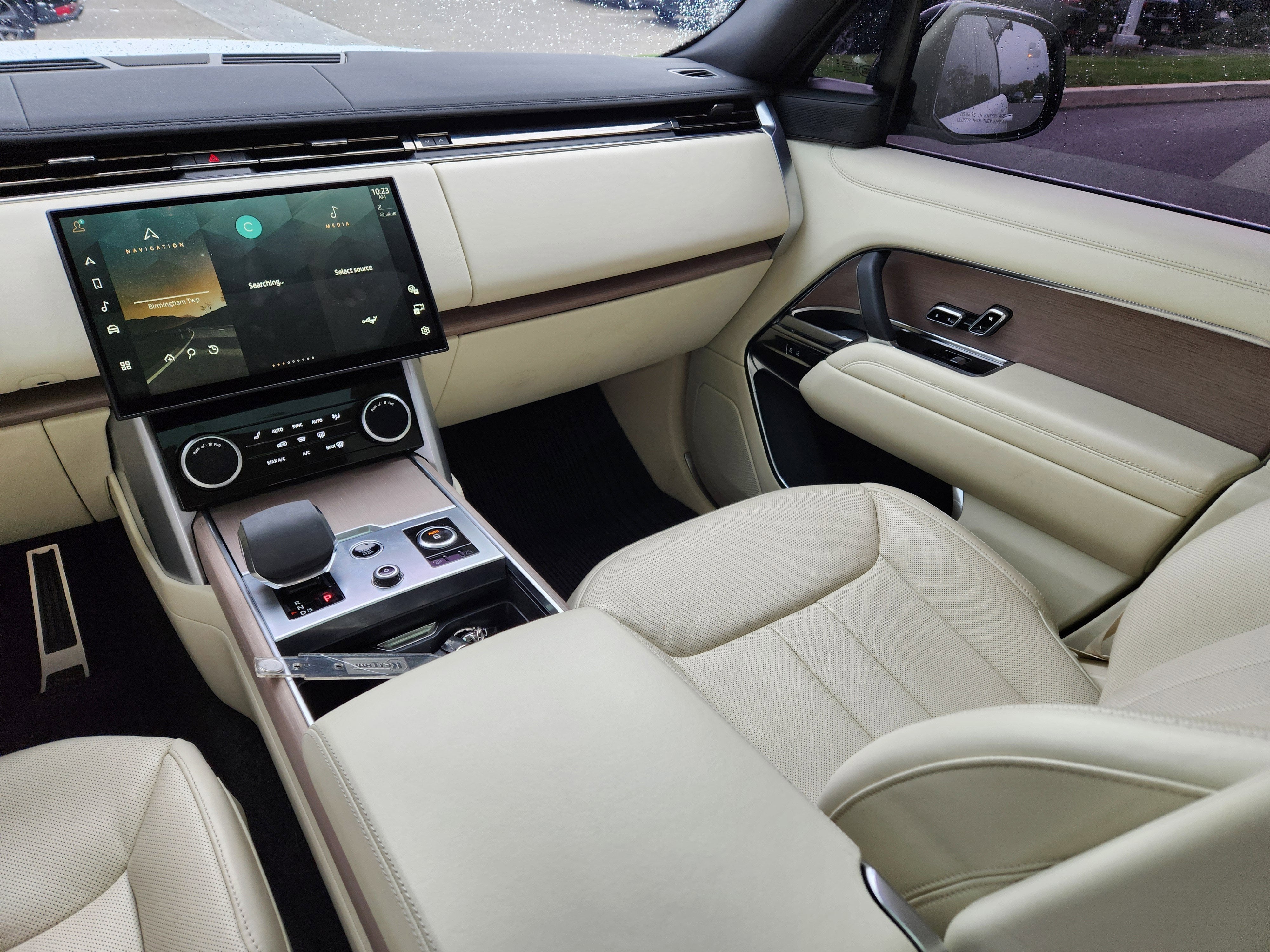 2023 Land Rover Range Rover SE