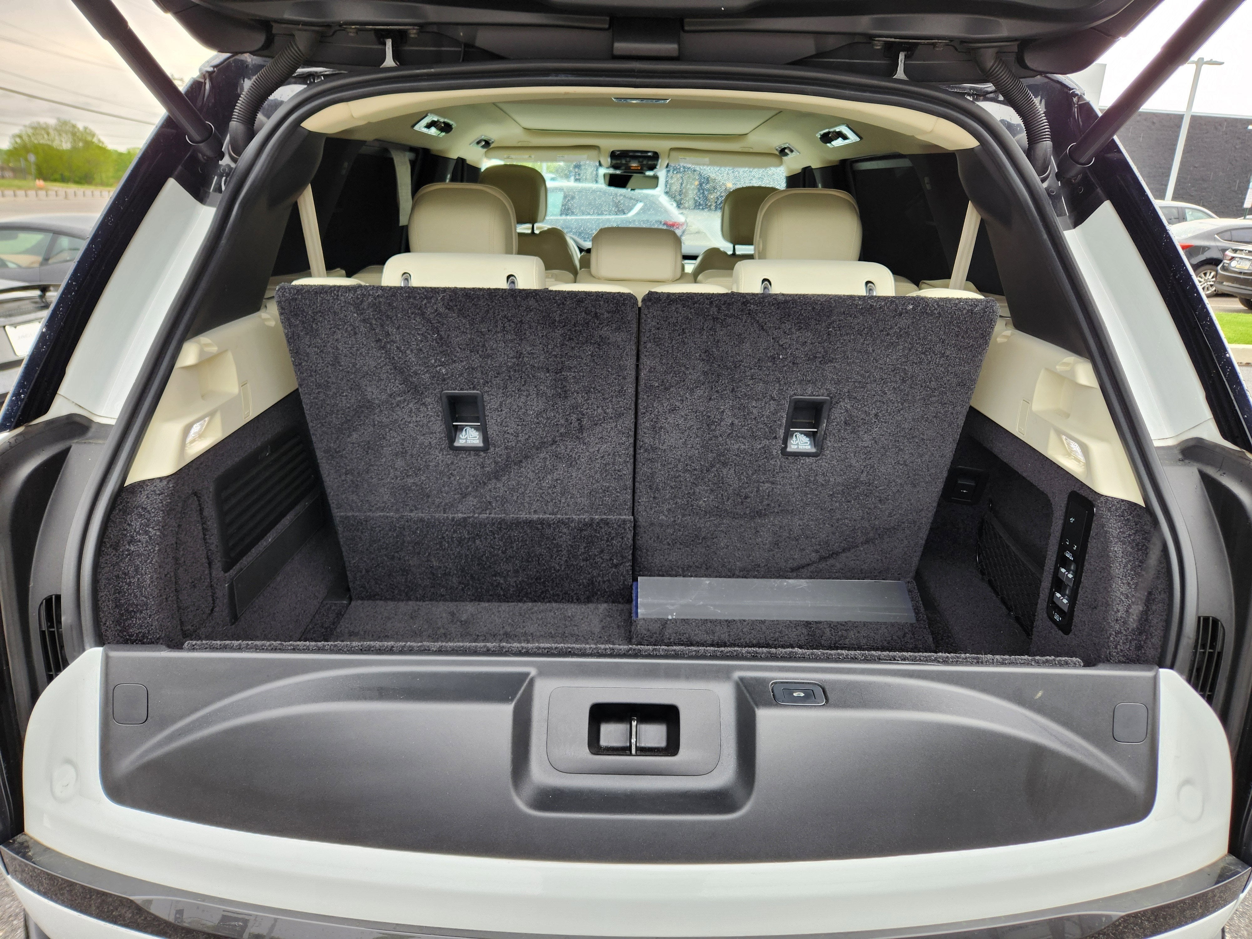 2023 Land Rover Range Rover SE