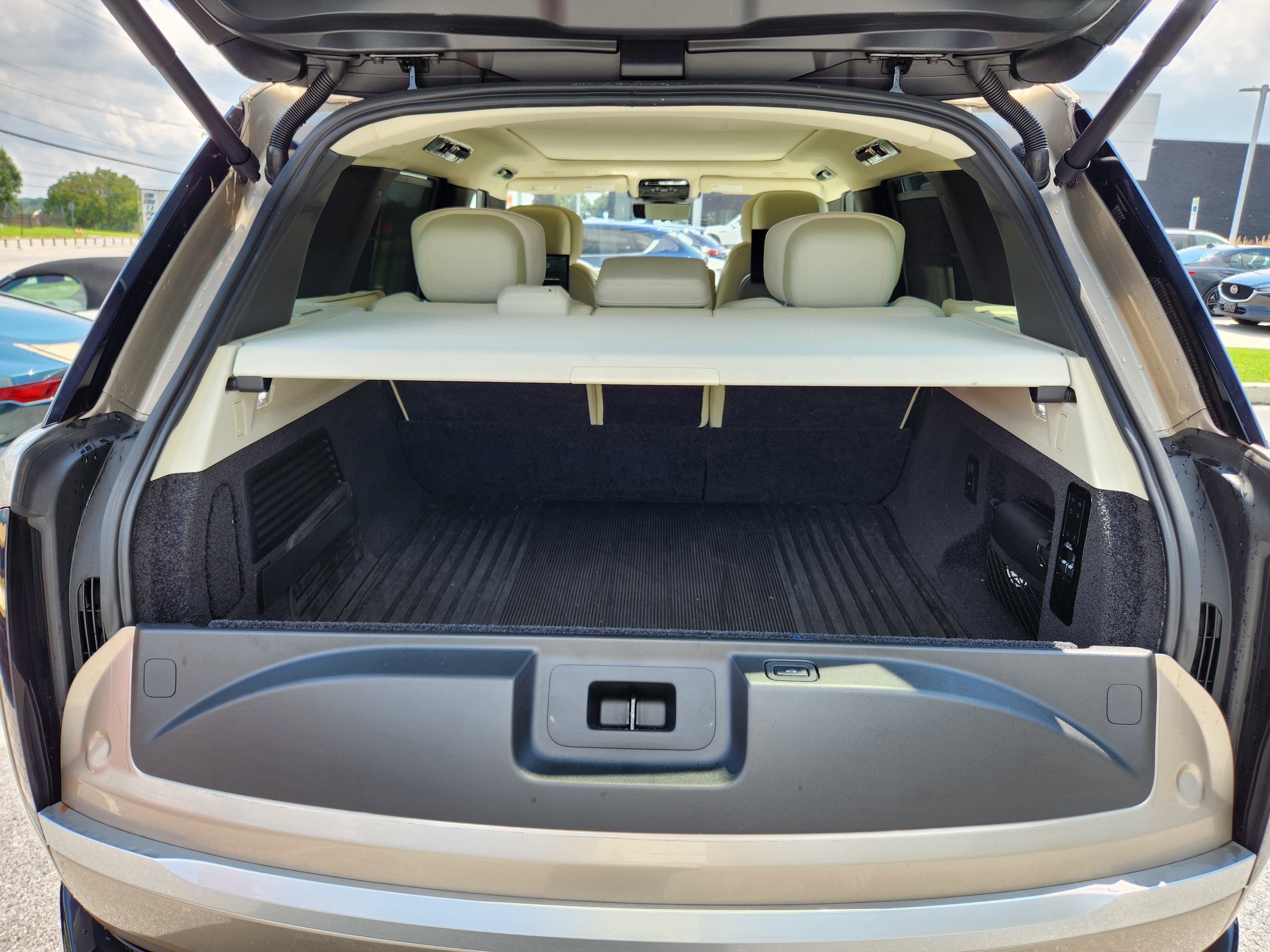 2023 Land Rover Range Rover First Edition