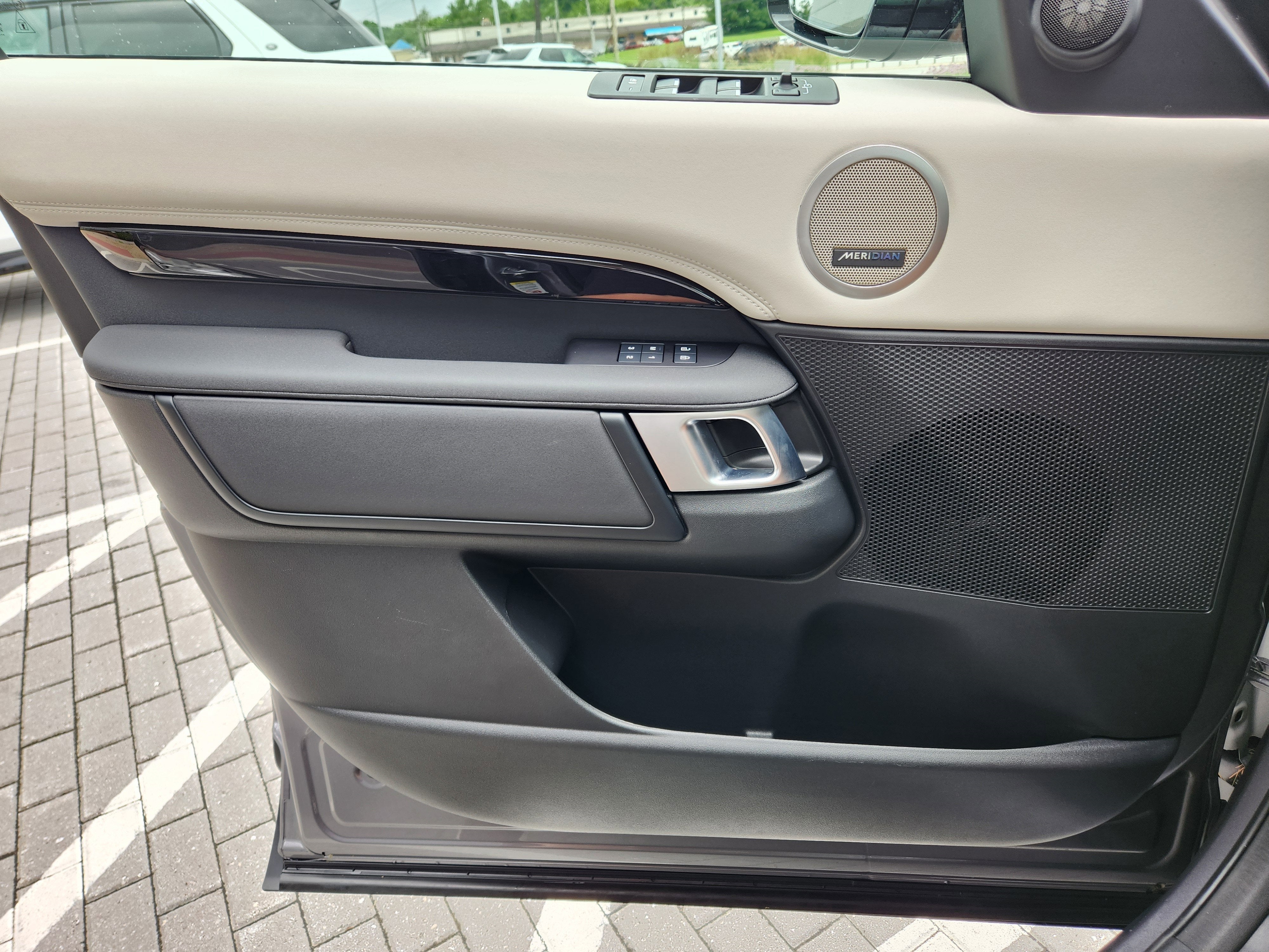 2024 Land Rover Discovery S