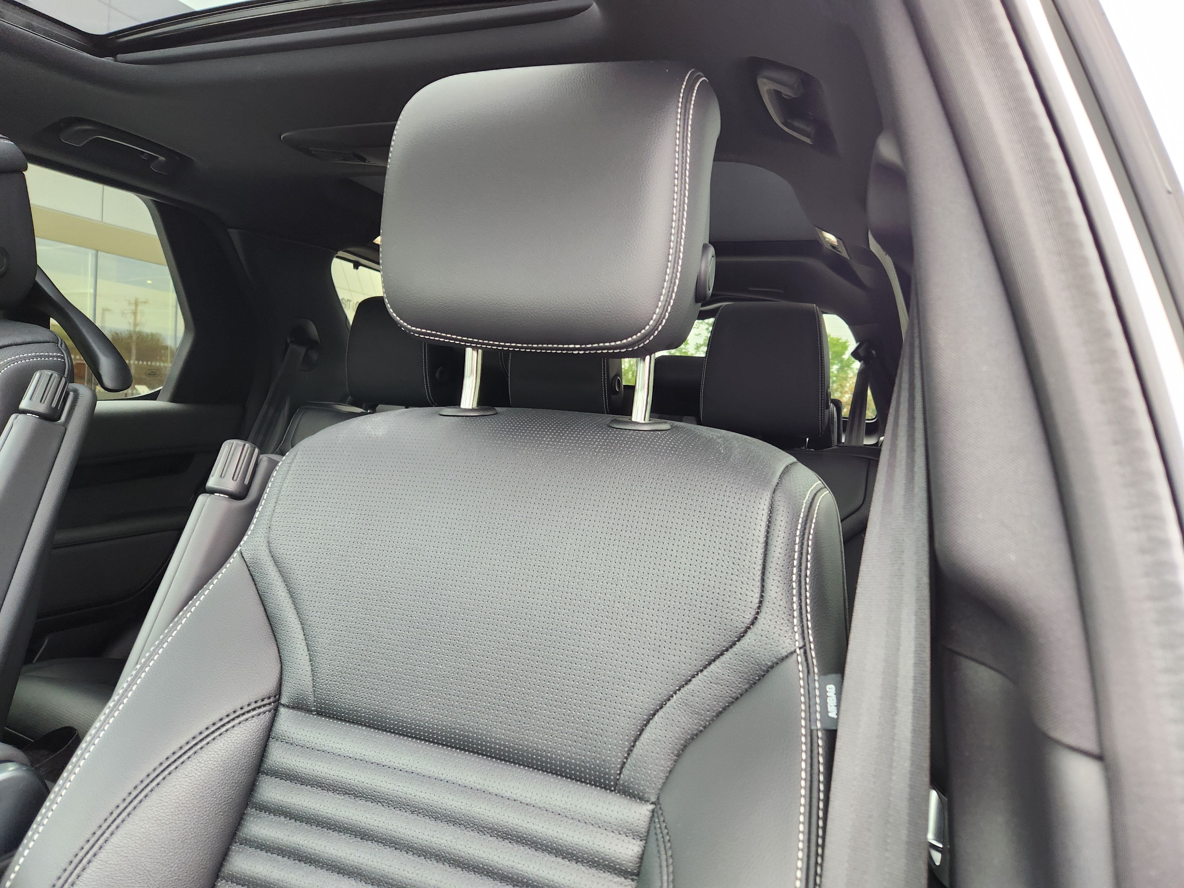 2025 Land Rover Discovery S