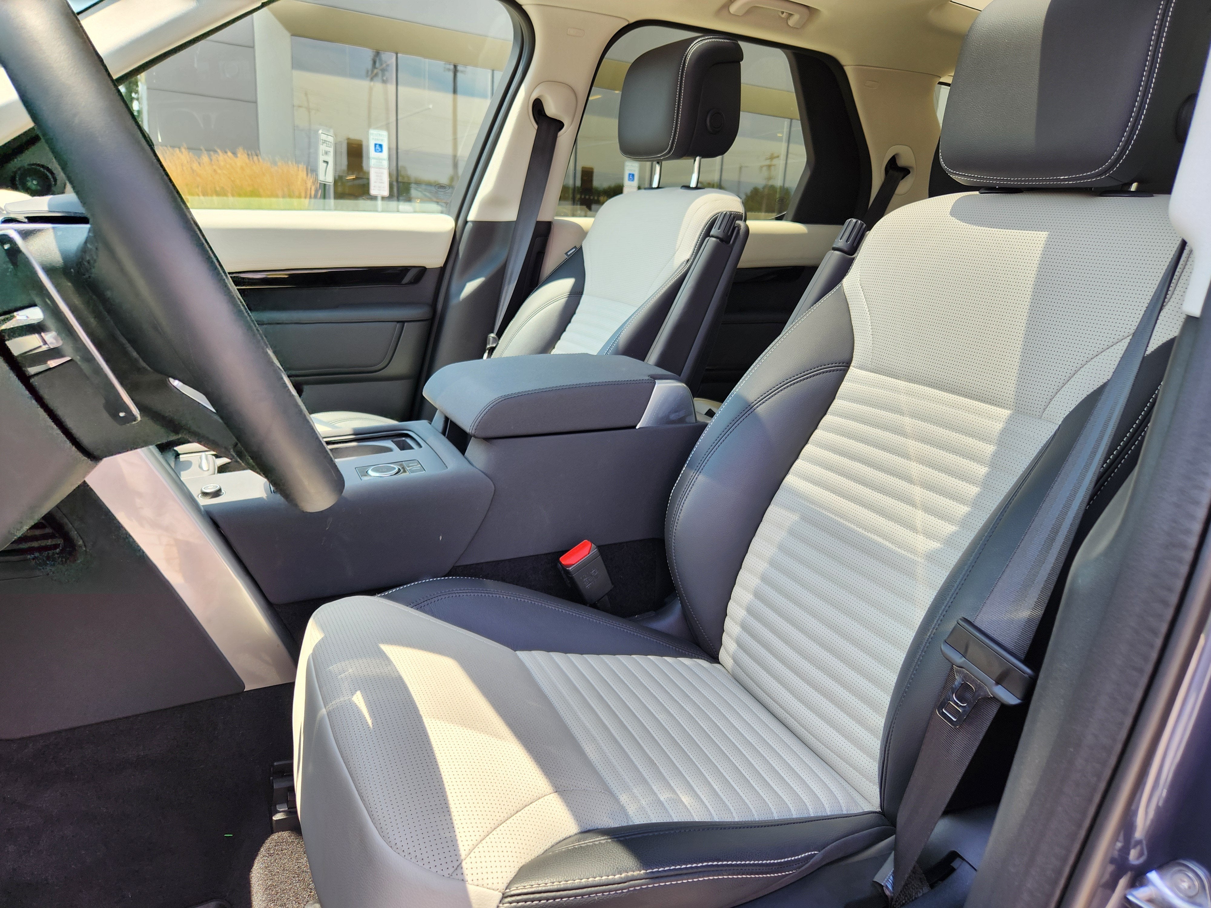 2025 Land Rover Discovery S