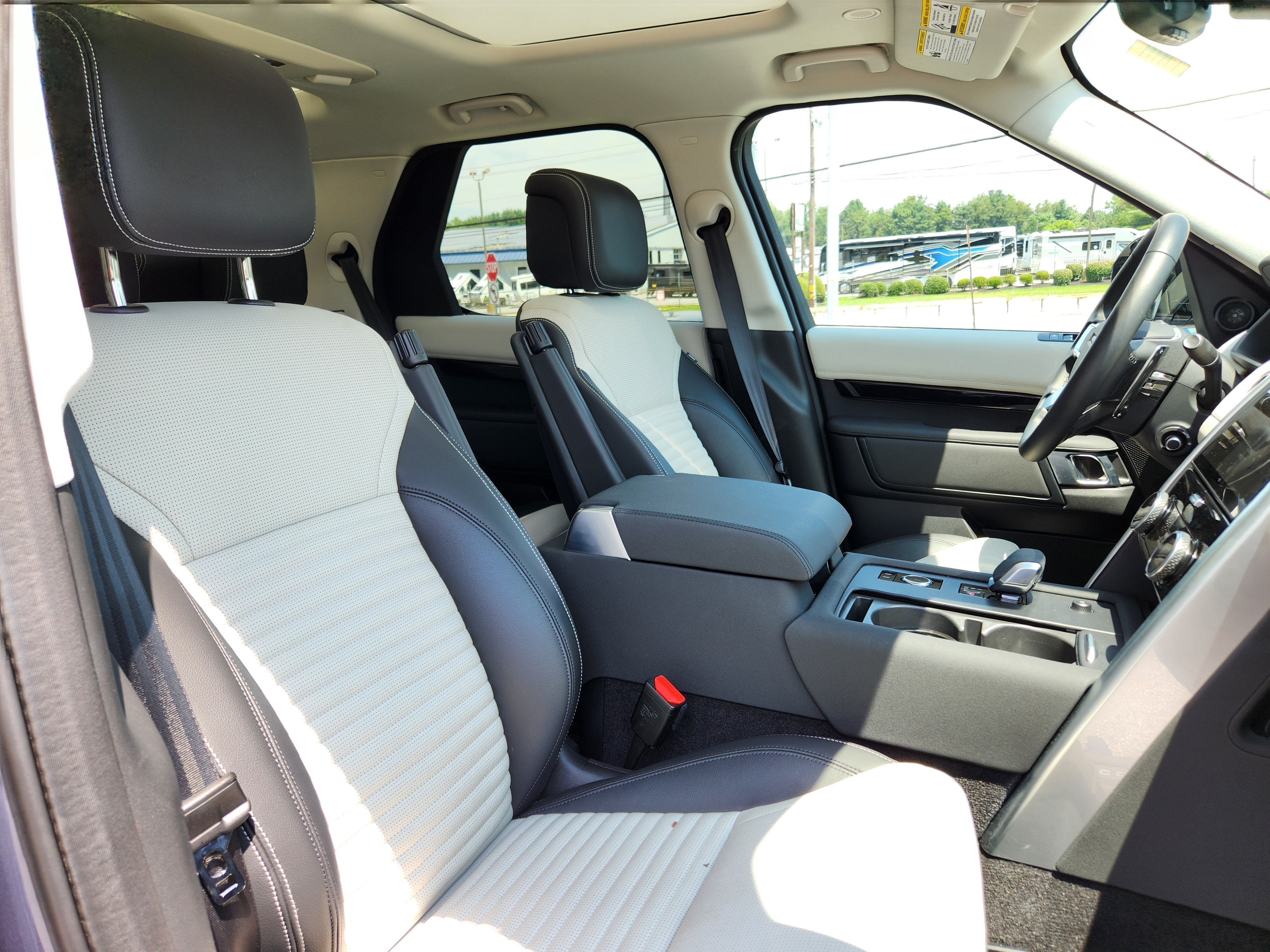 2025 Land Rover Discovery S