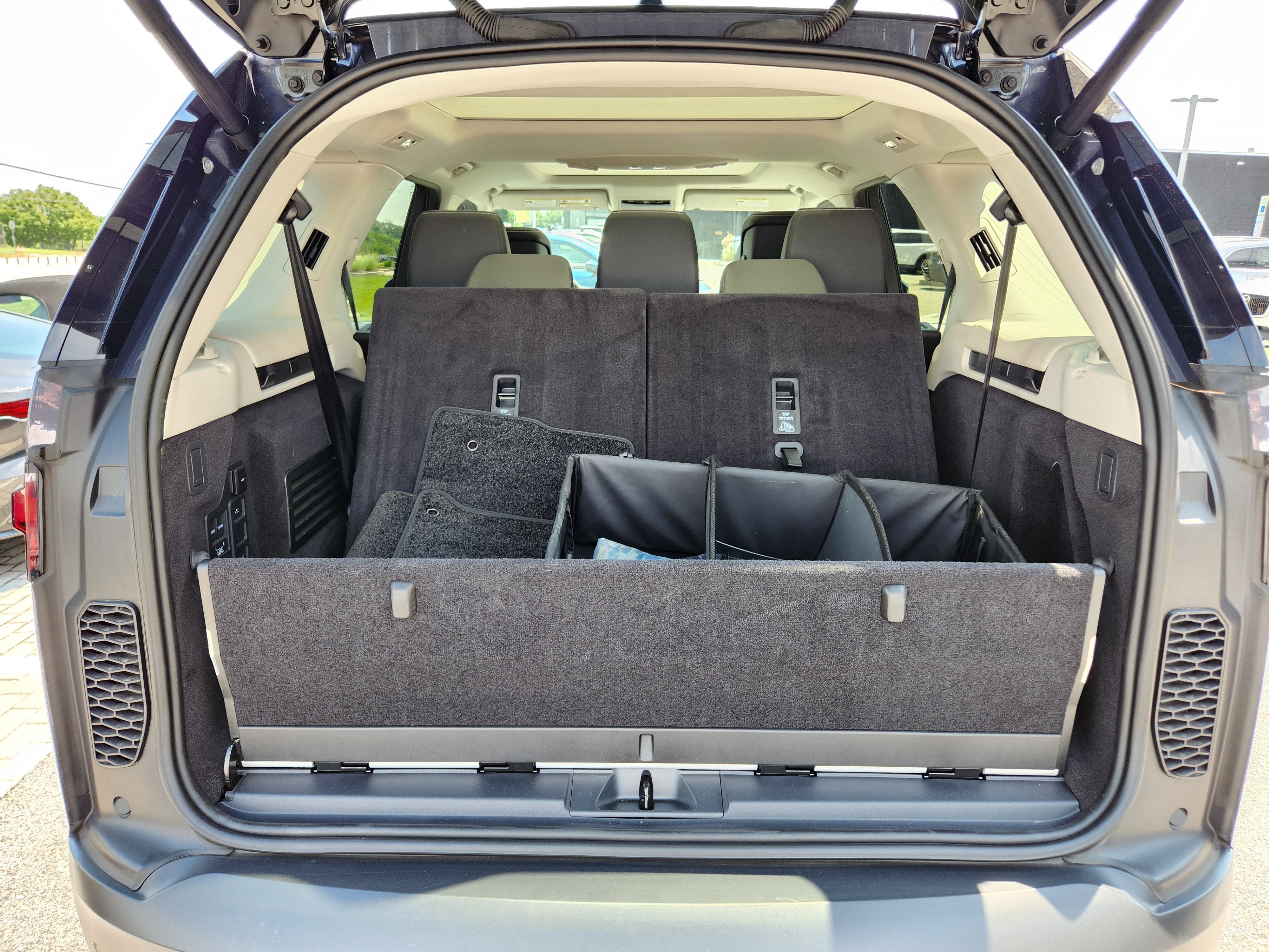 2025 Land Rover Discovery S