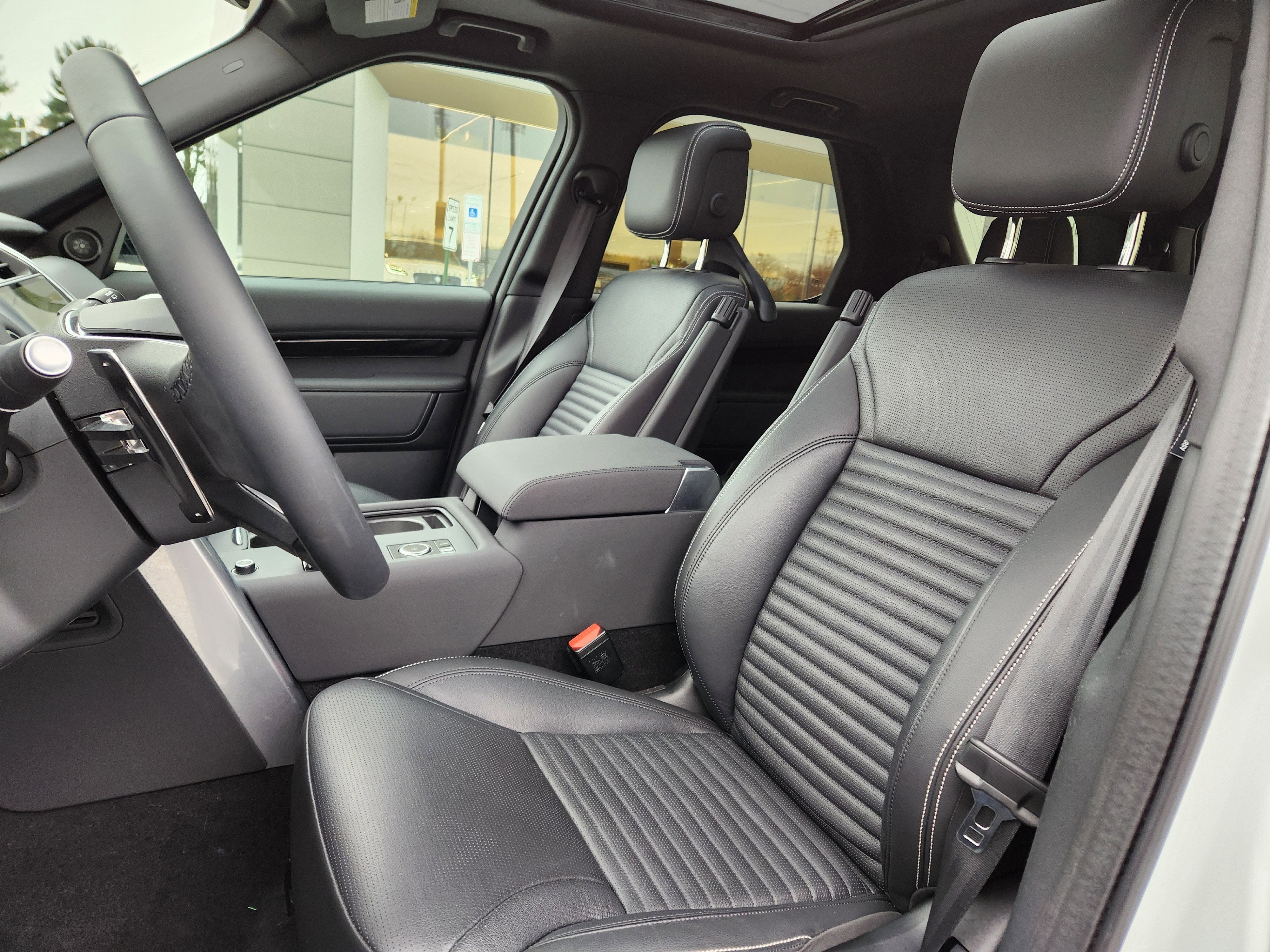 2025 Land Rover Discovery S