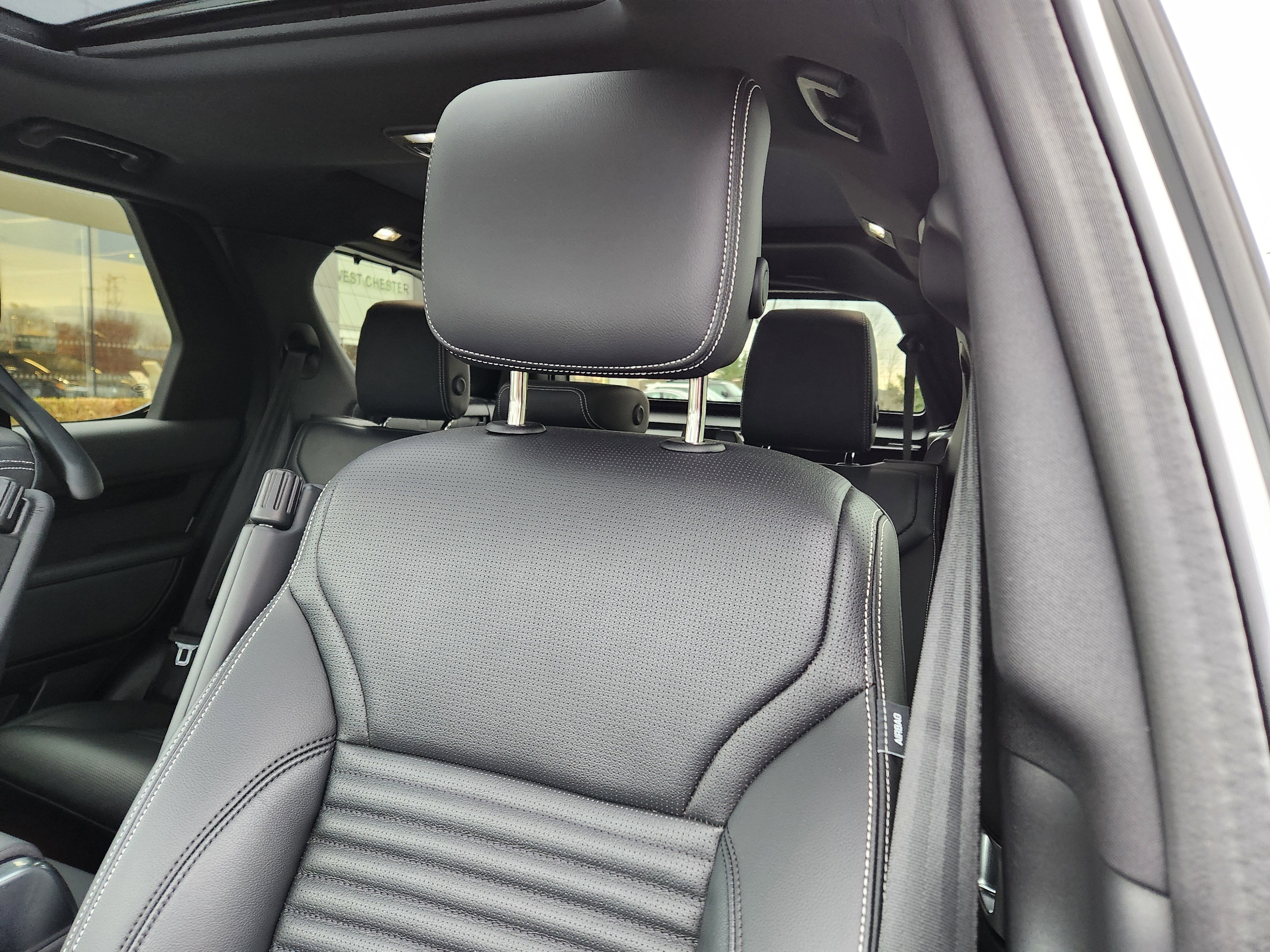 2025 Land Rover Discovery S