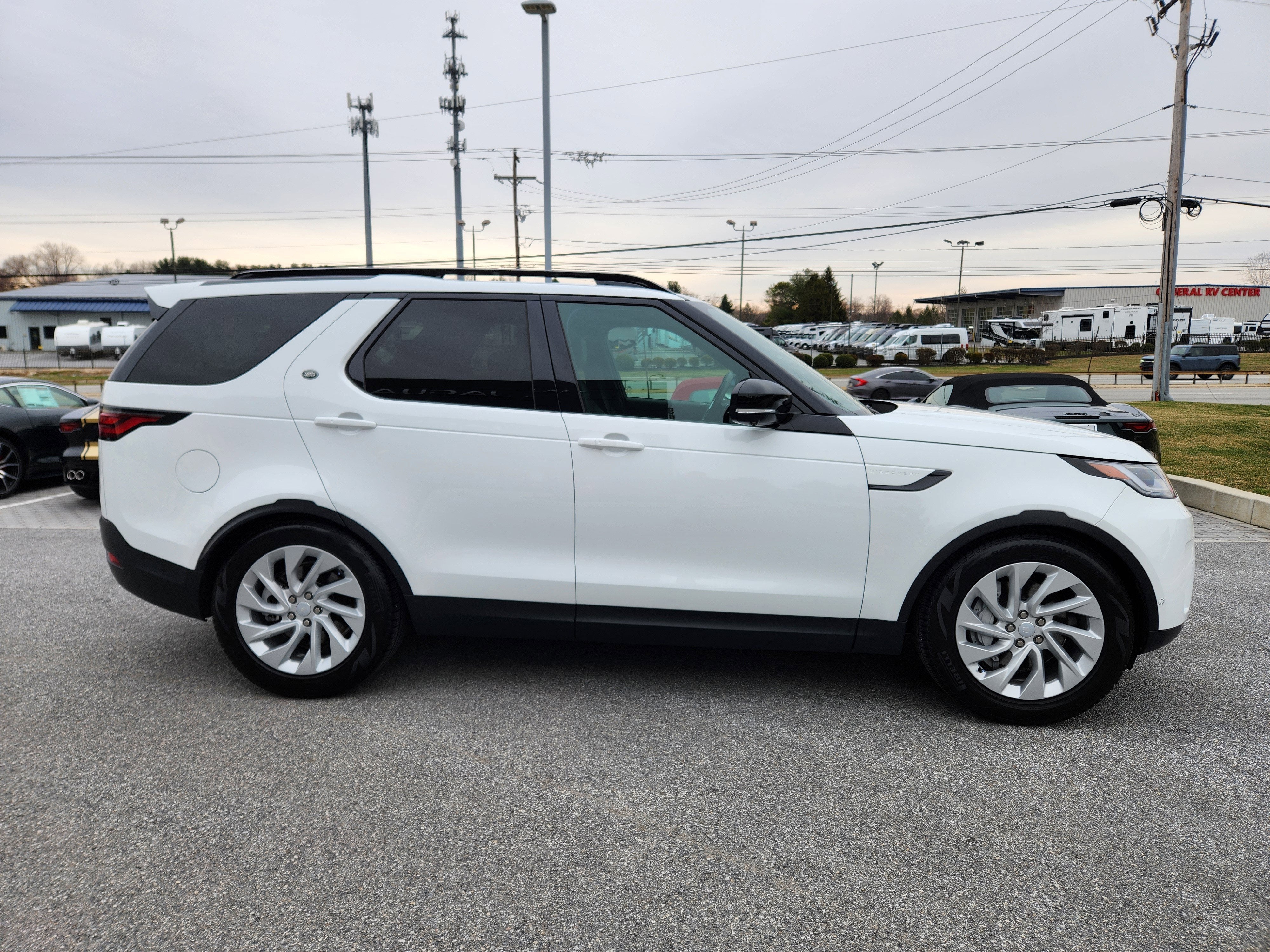 2025 Land Rover Discovery S