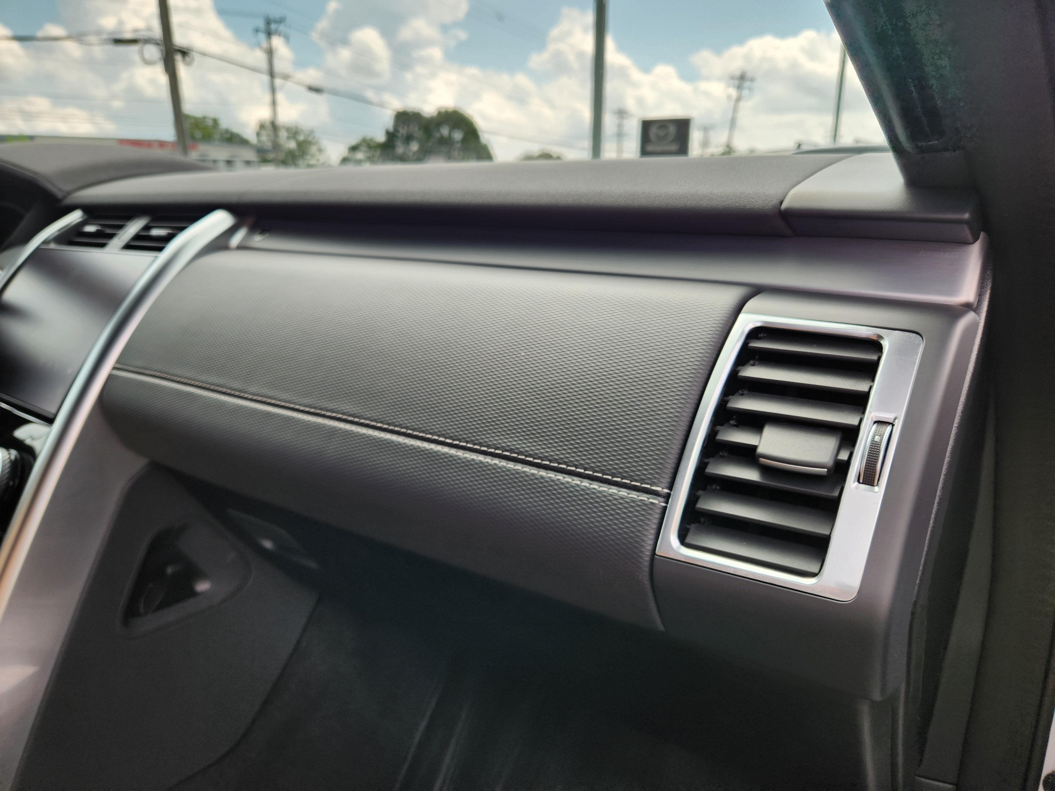 2024 Land Rover Discovery Dynamic SE