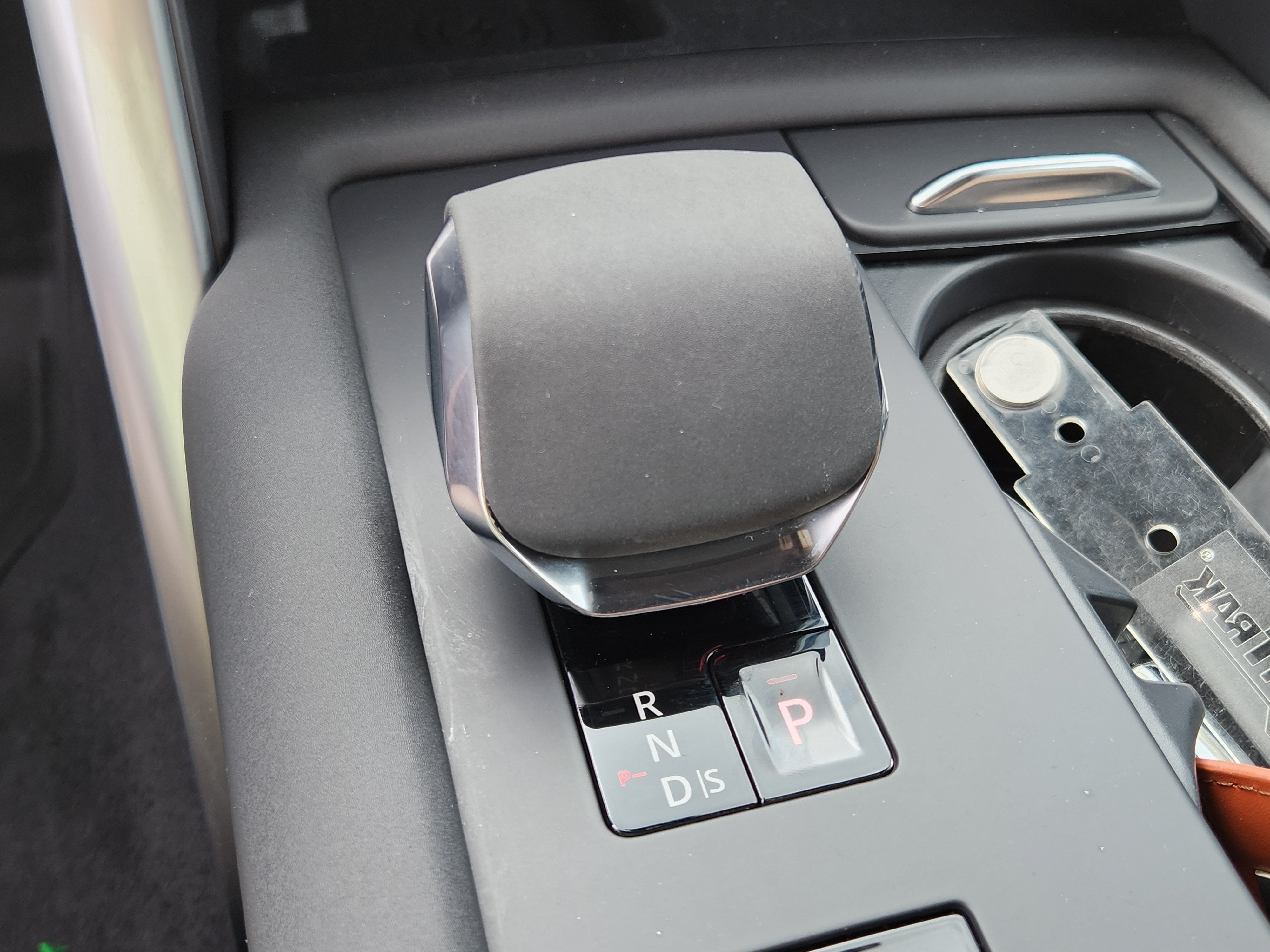 2024 Land Rover Discovery Dynamic SE