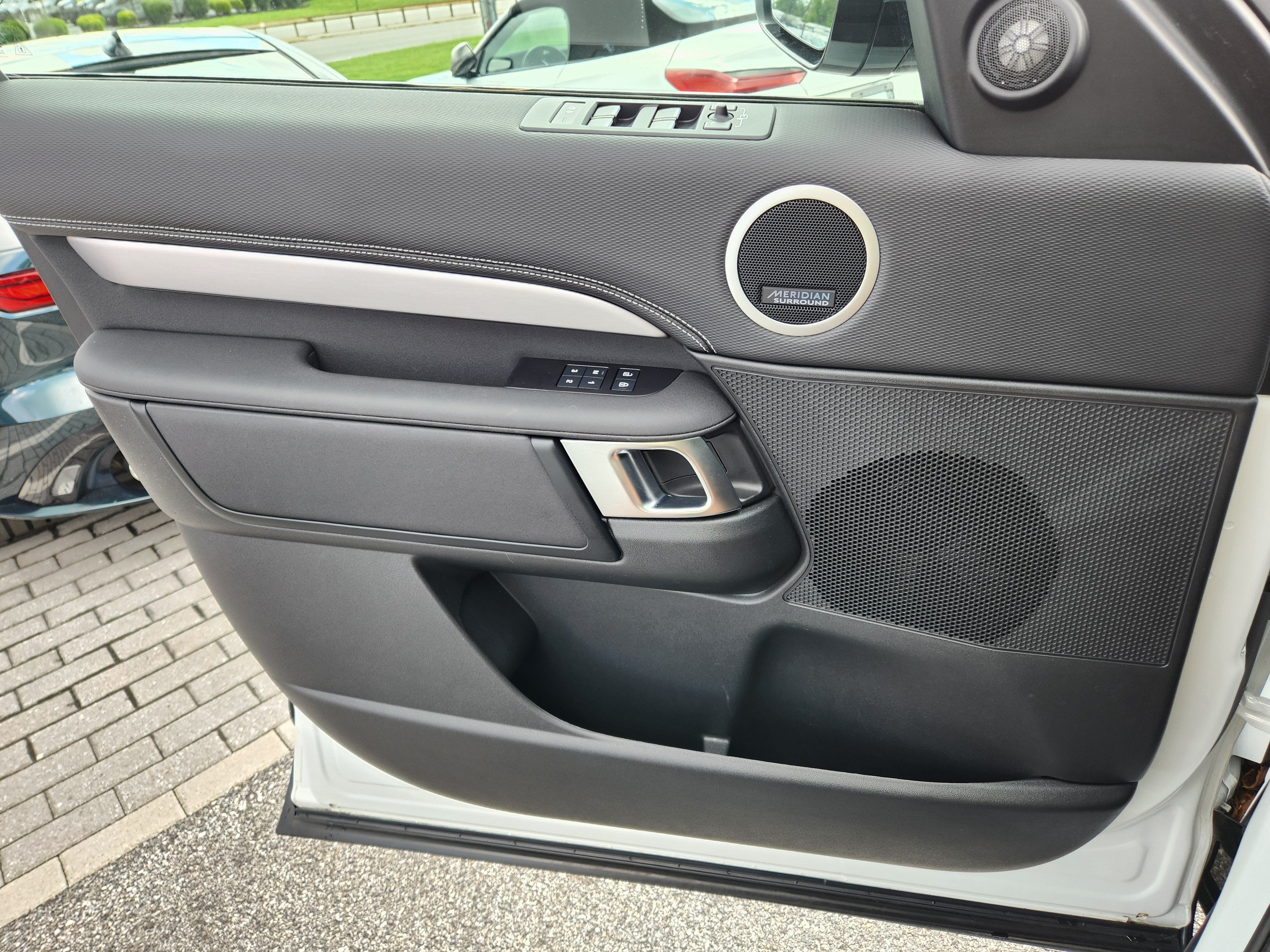 2024 Land Rover Discovery Dynamic SE