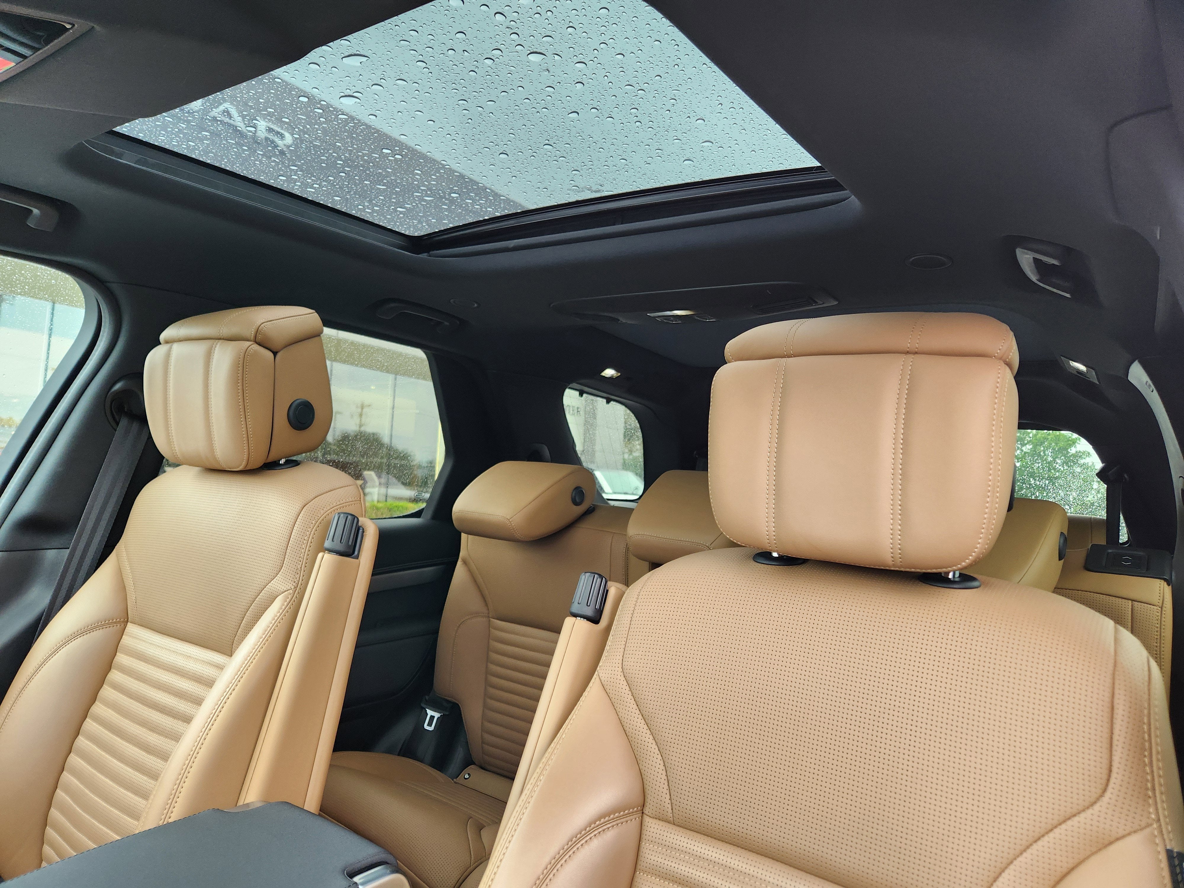 2024 Land Rover Discovery Dynamic SE