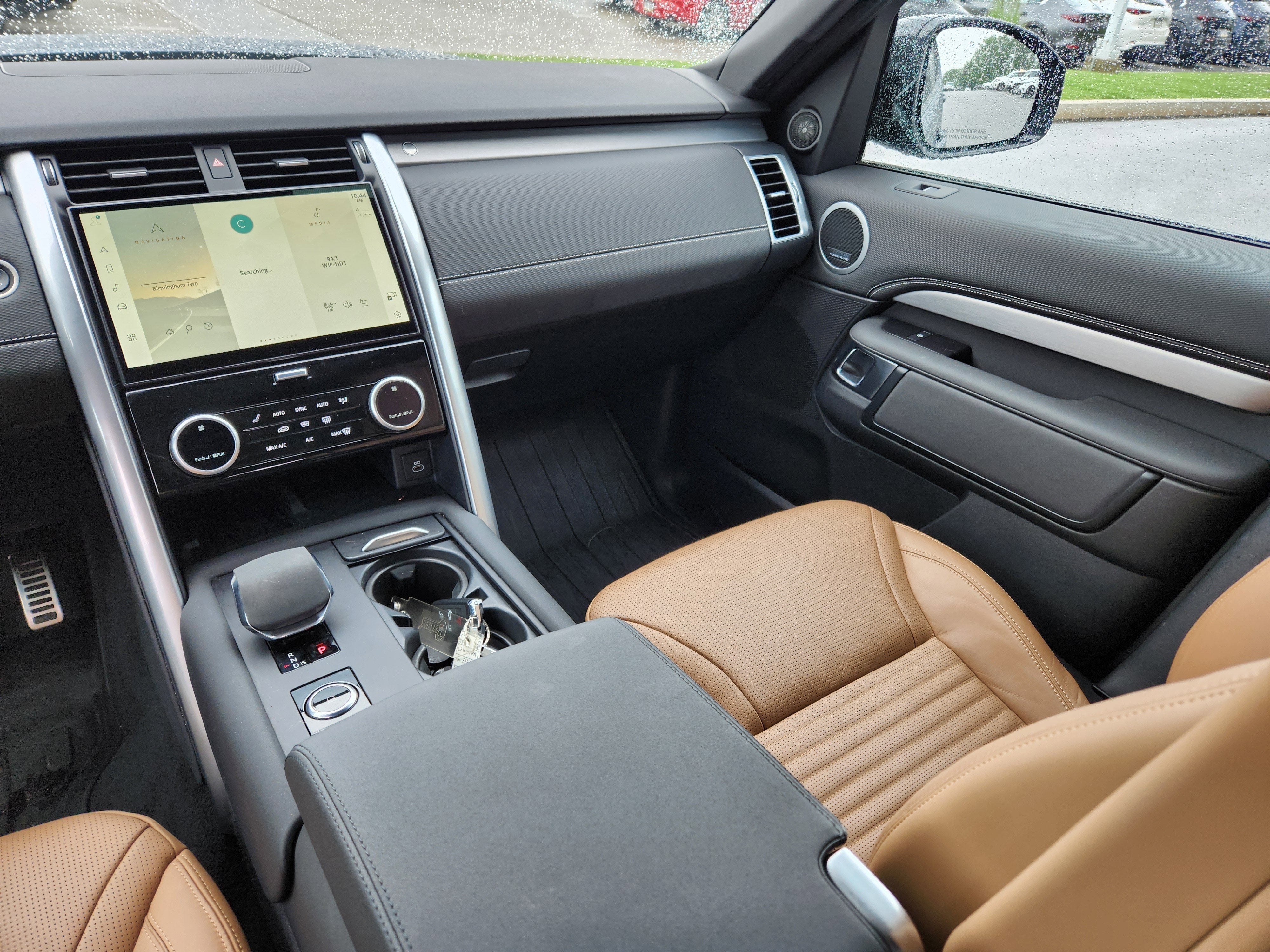 2024 Land Rover Discovery Dynamic SE