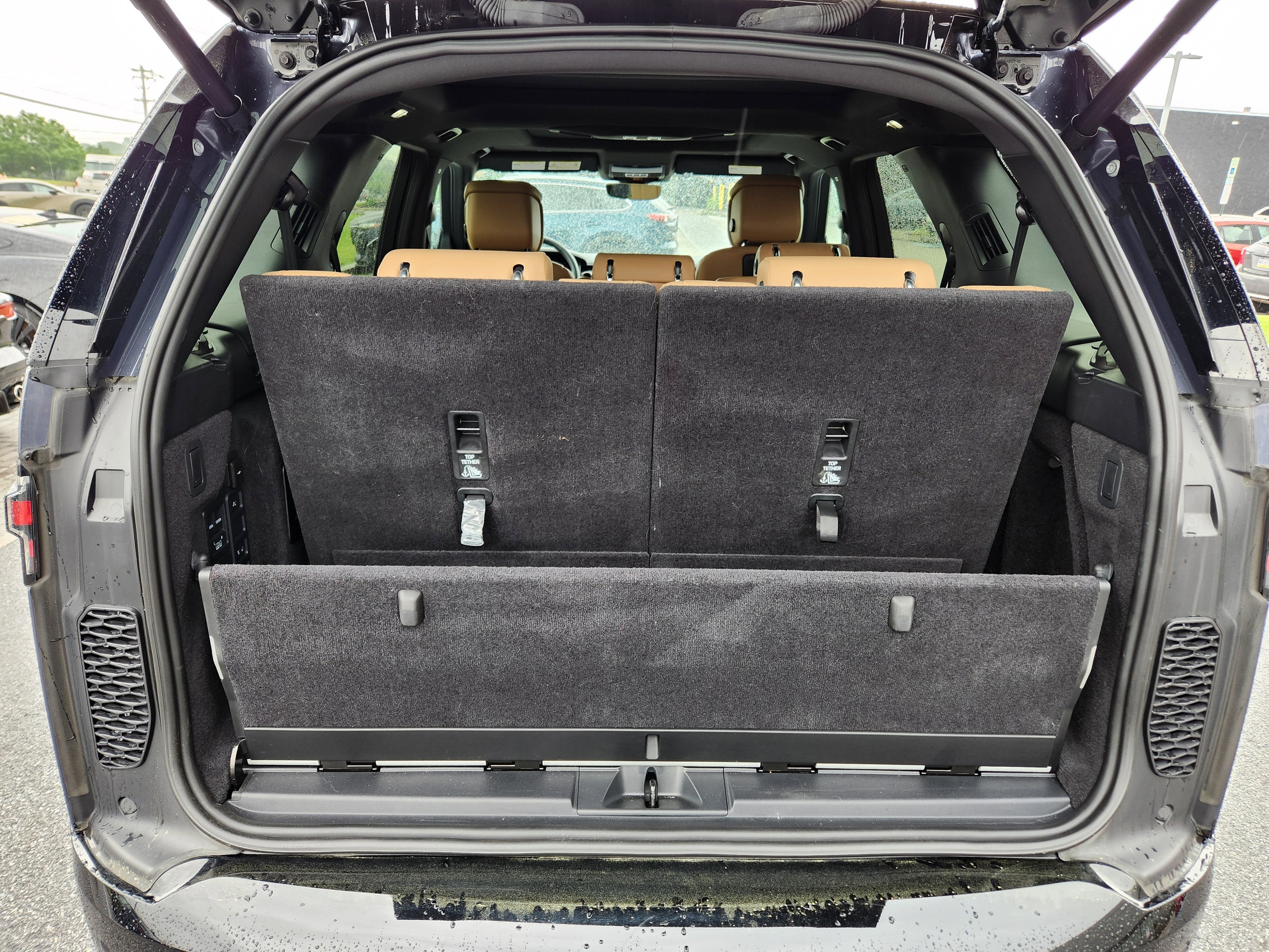 2024 Land Rover Discovery Dynamic SE