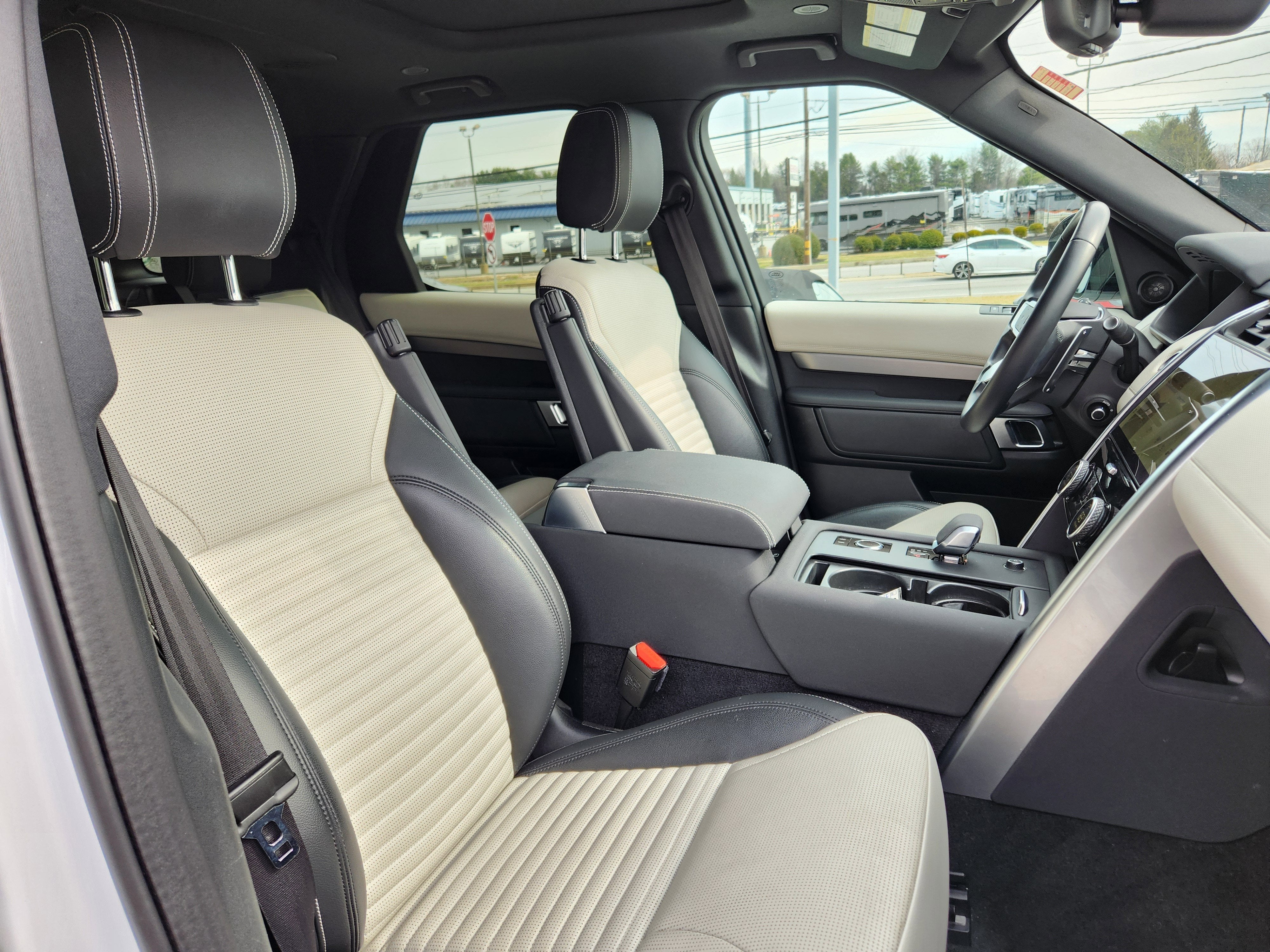 2023 Land Rover Discovery S R-Dynamic