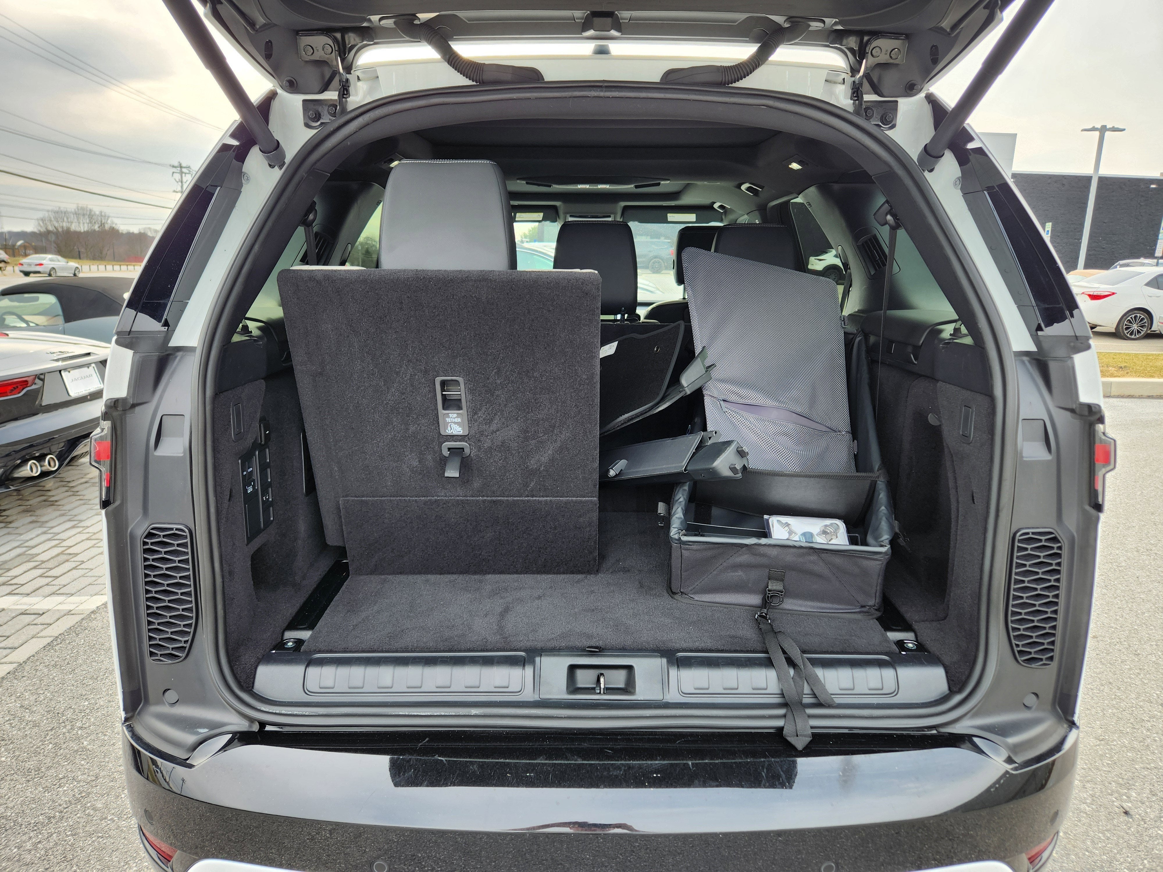 2023 Land Rover Discovery S R-Dynamic